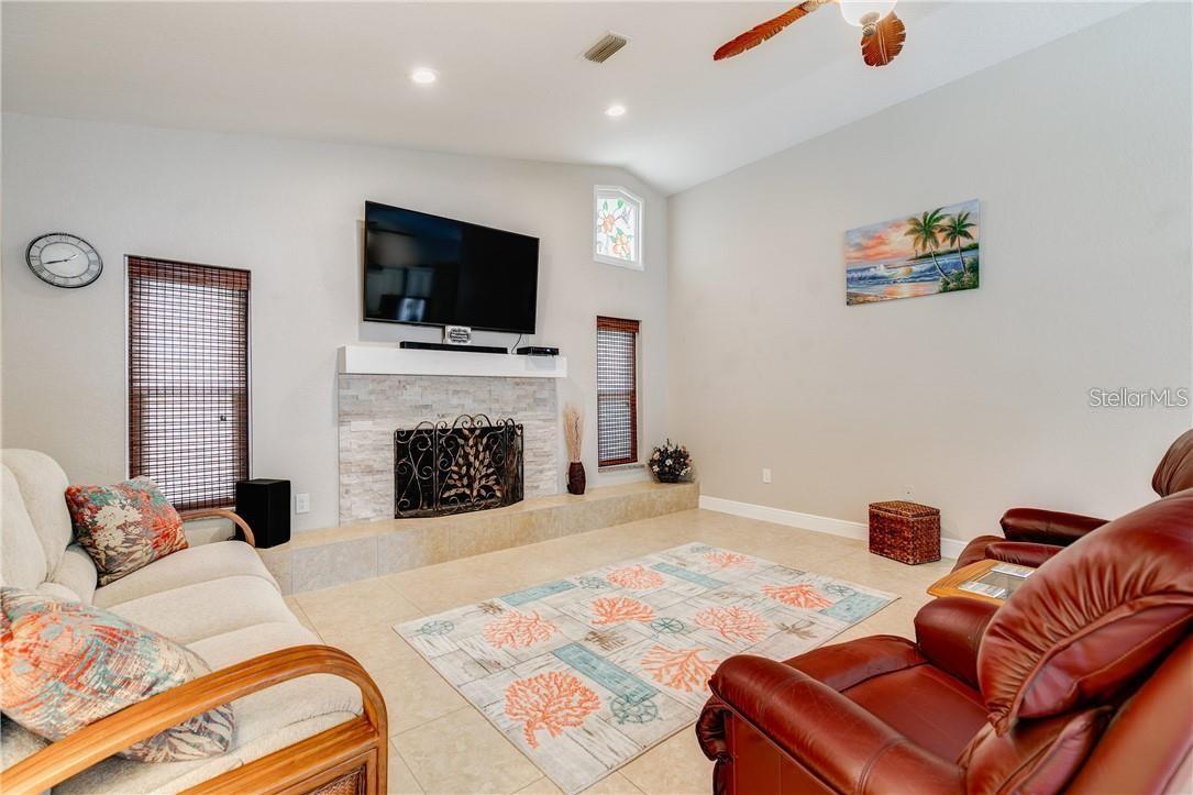 Image 9 of 30 For 2731 Quiet Hollow Court