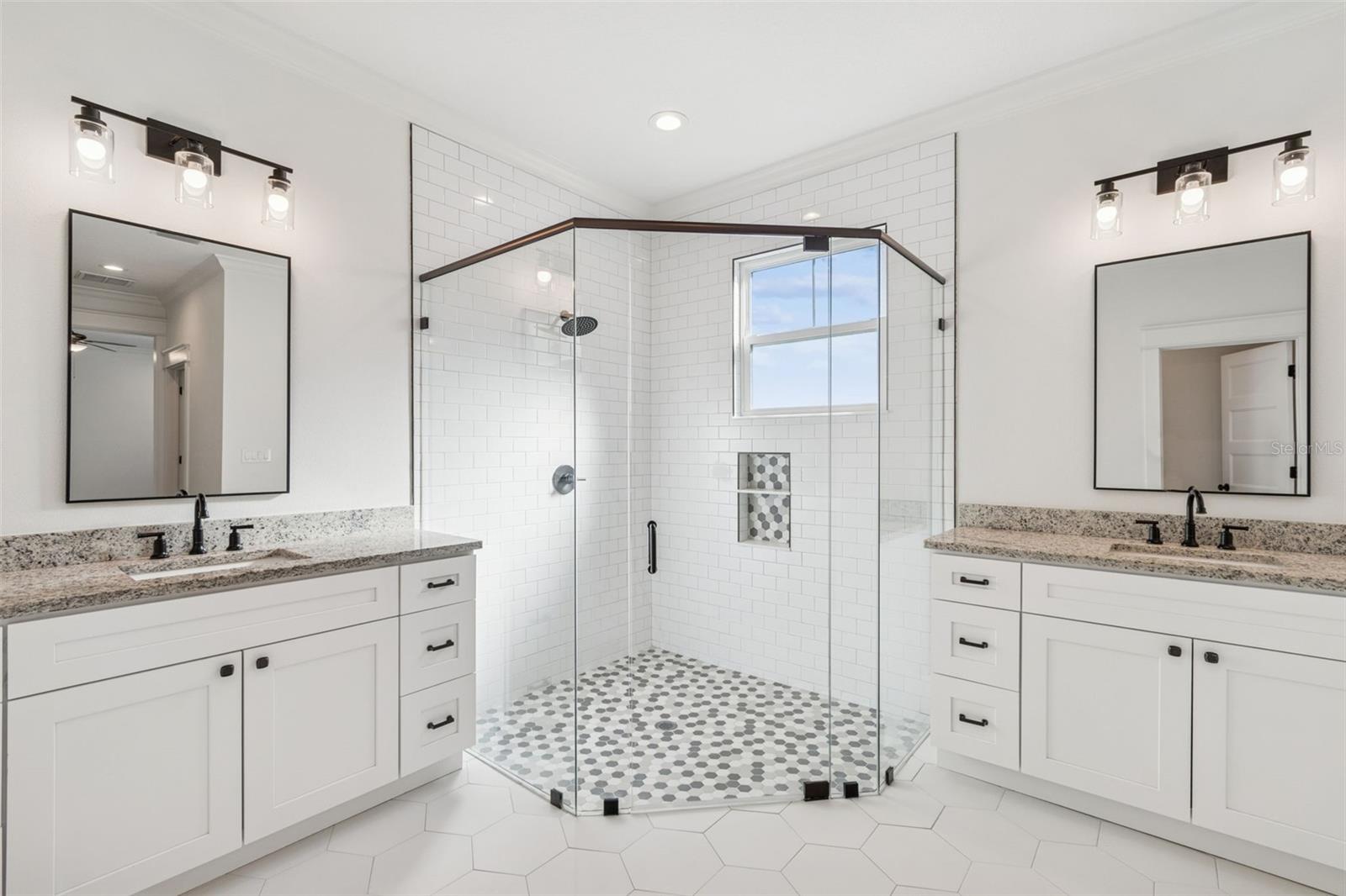 Image 21 of 28 For 6915 Central Avenue