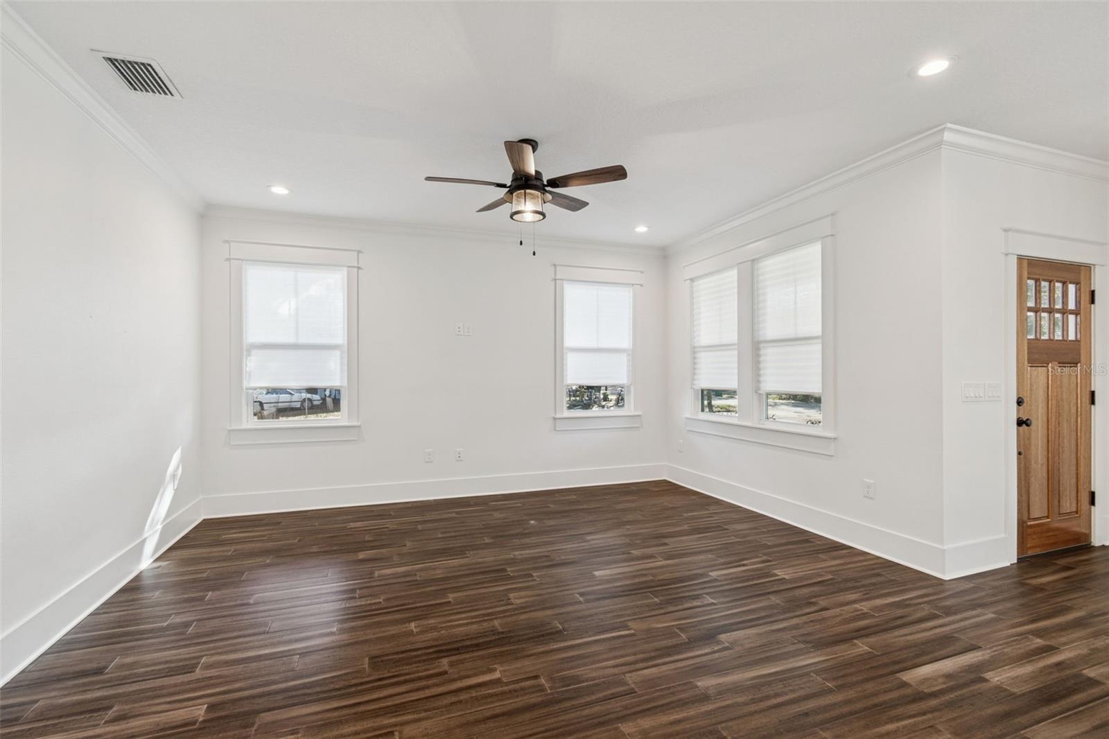 Image 7 of 28 For 6915 Central Avenue