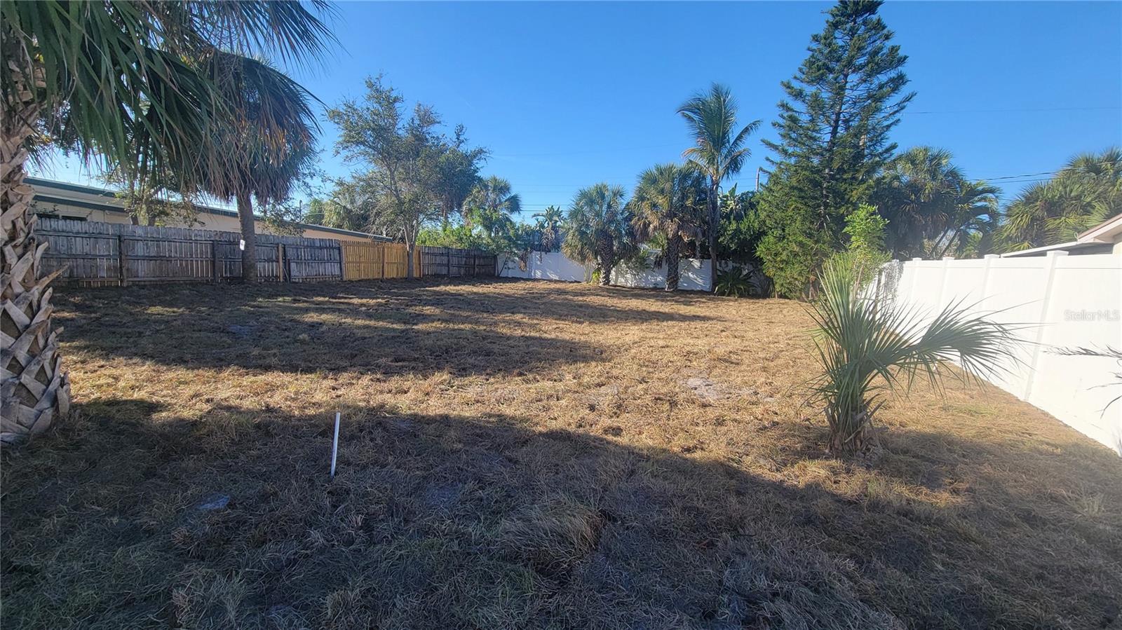 Image 3 of 6 For 445 90th Avenue