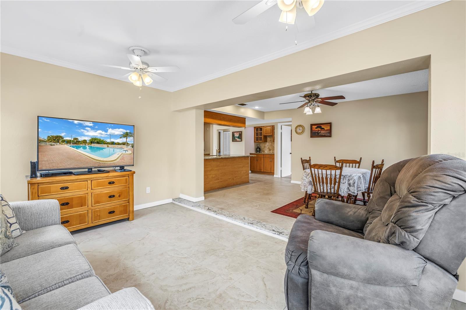 Image 13 of 26 For 5471 Palm Crest Court N