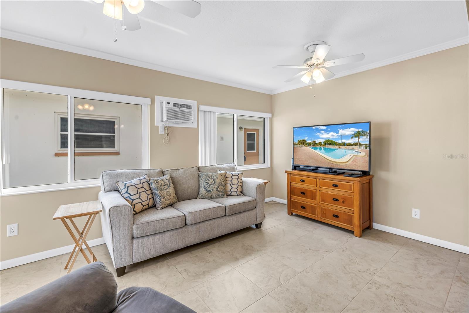 Image 15 of 26 For 5471 Palm Crest Court N