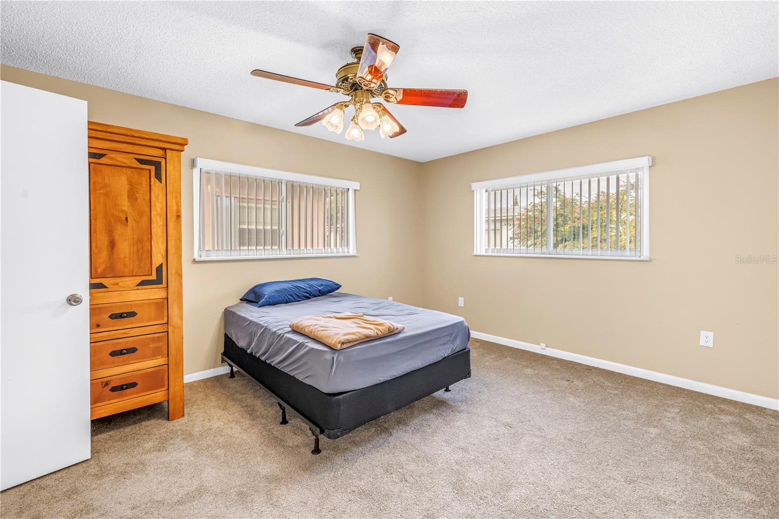 Image 16 of 26 For 5471 Palm Crest Court N