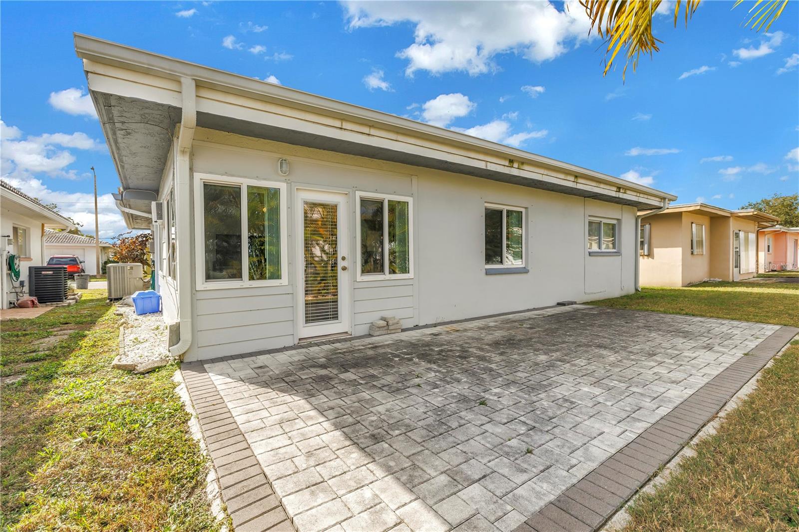 Image 23 of 26 For 5471 Palm Crest Court N