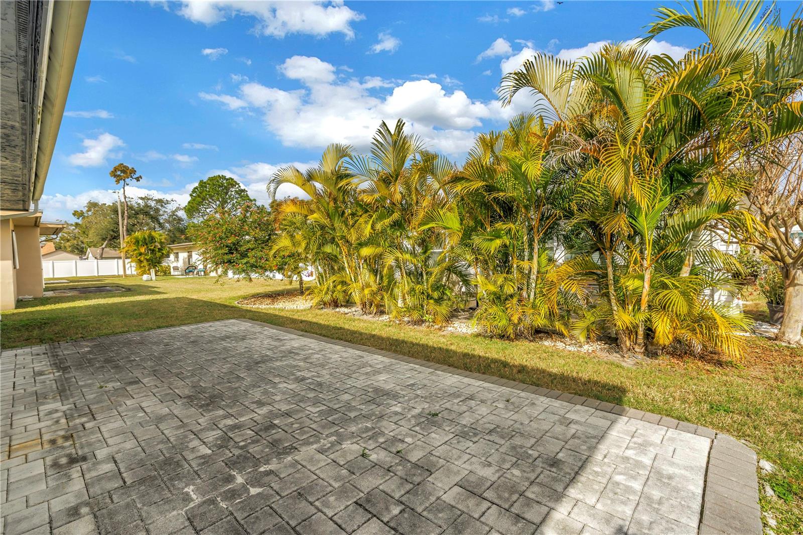 Image 24 of 26 For 5471 Palm Crest Court N