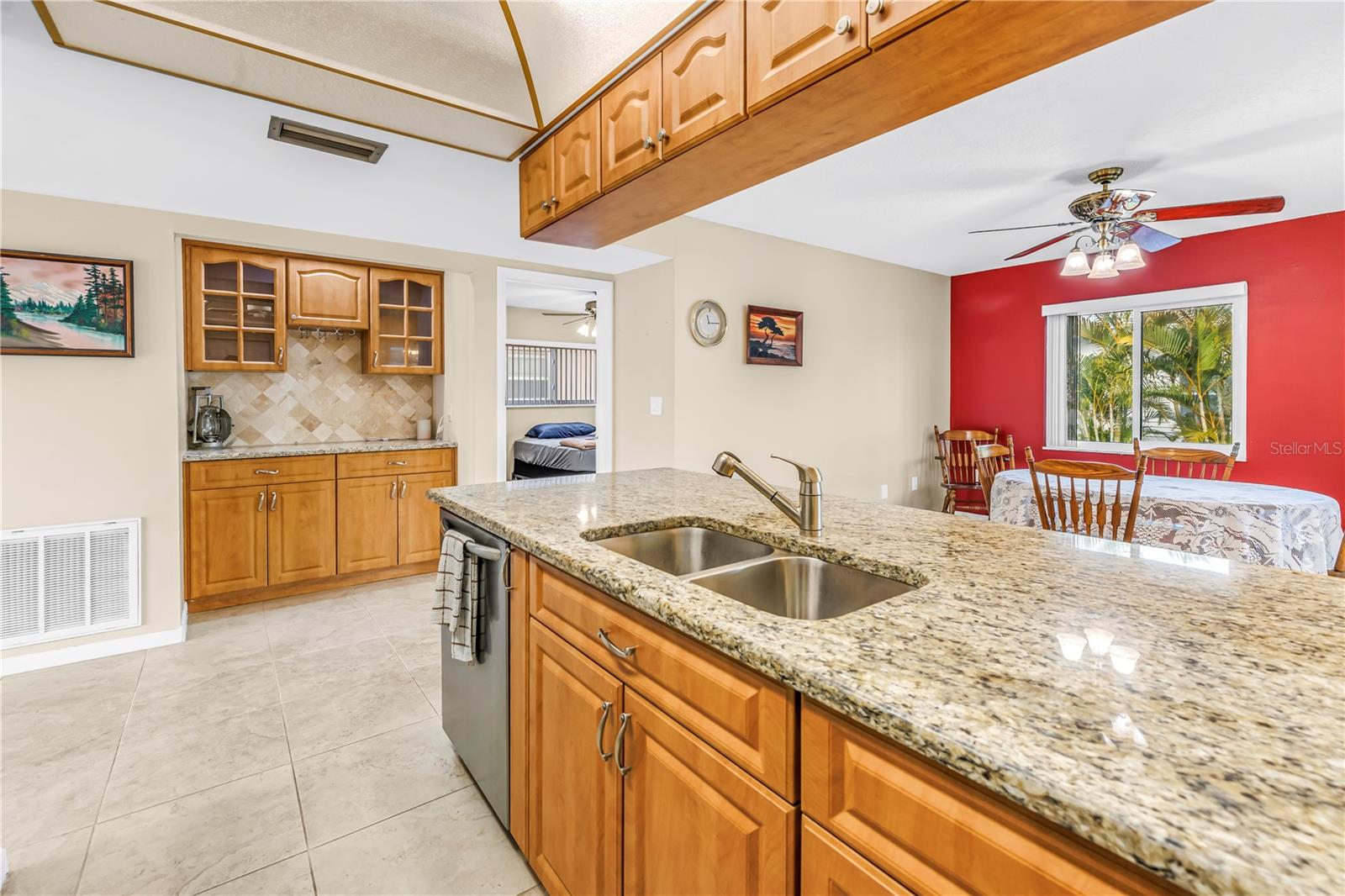 Image 4 of 26 For 5471 Palm Crest Court N