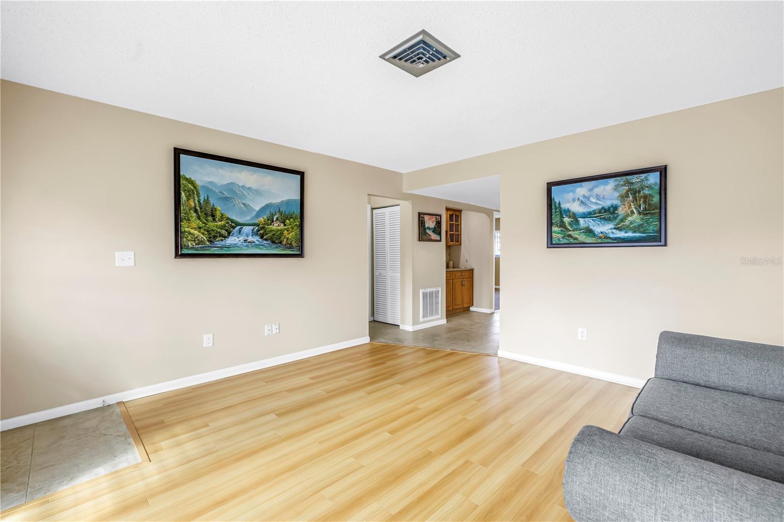 Image 9 of 26 For 5471 Palm Crest Court N