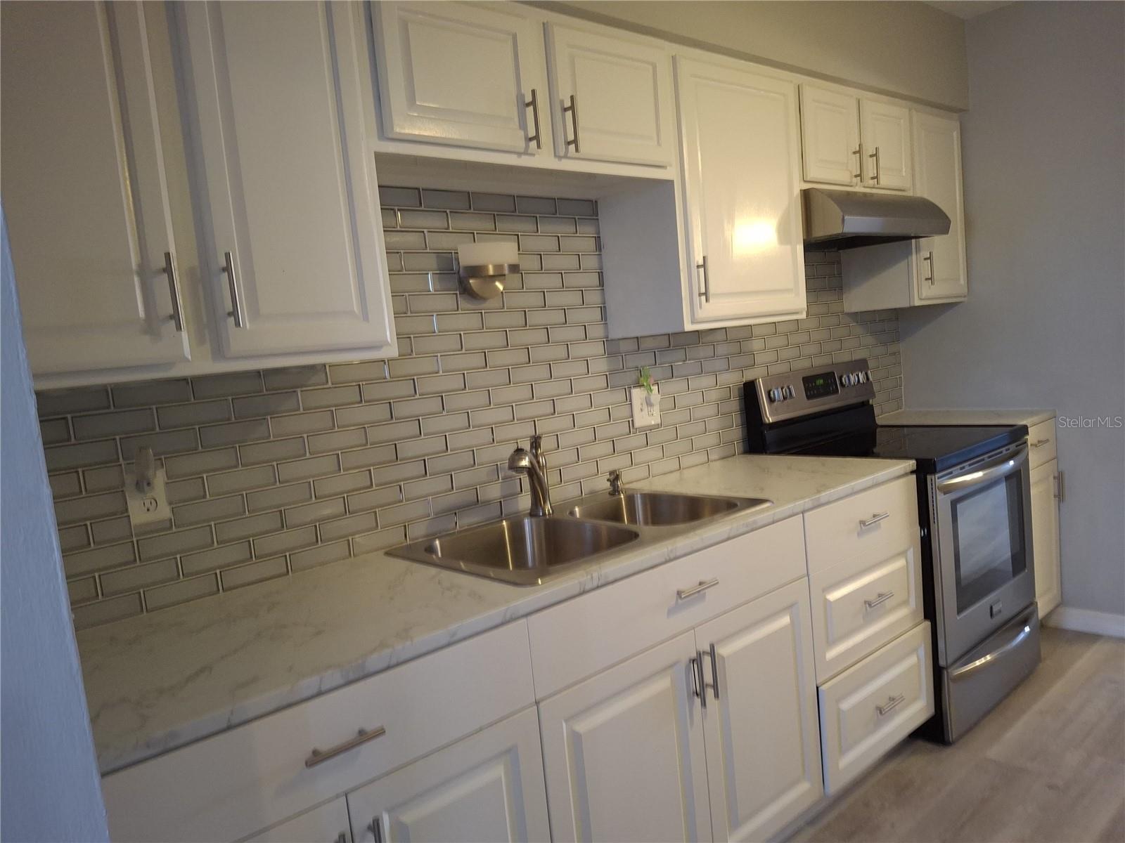 Image 2 of 18 For 955 51st Street N 107