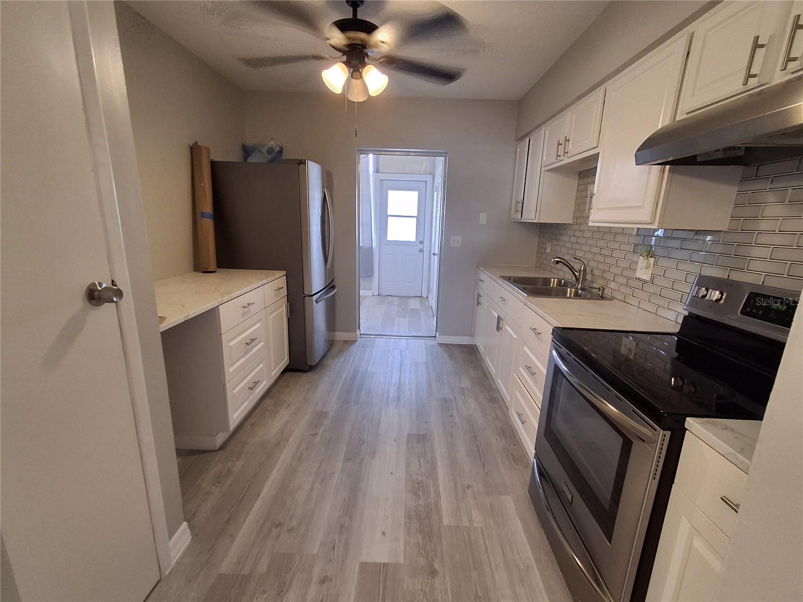 Image 3 of 18 For 955 51st Street N 107