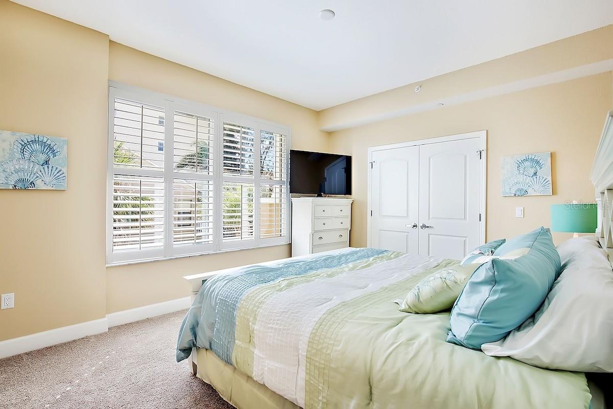 Image 15 of 27 For 19519 Gulf Boulevard 206