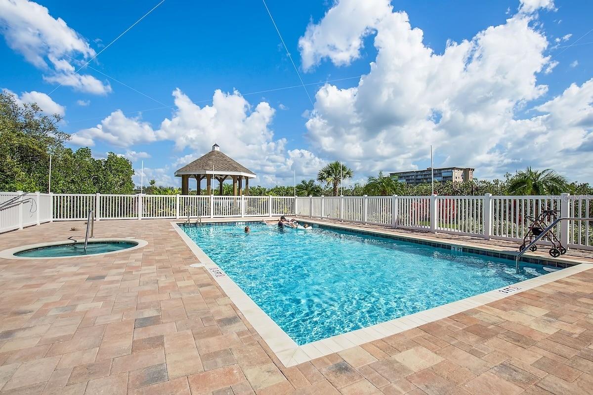 Image 20 of 27 For 19519 Gulf Boulevard 206