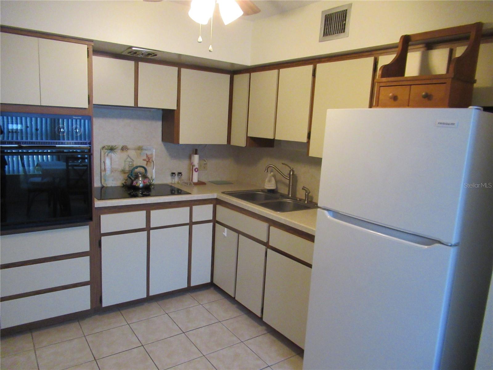 Image 11 of 32 For 2435 Sumatran Way 51