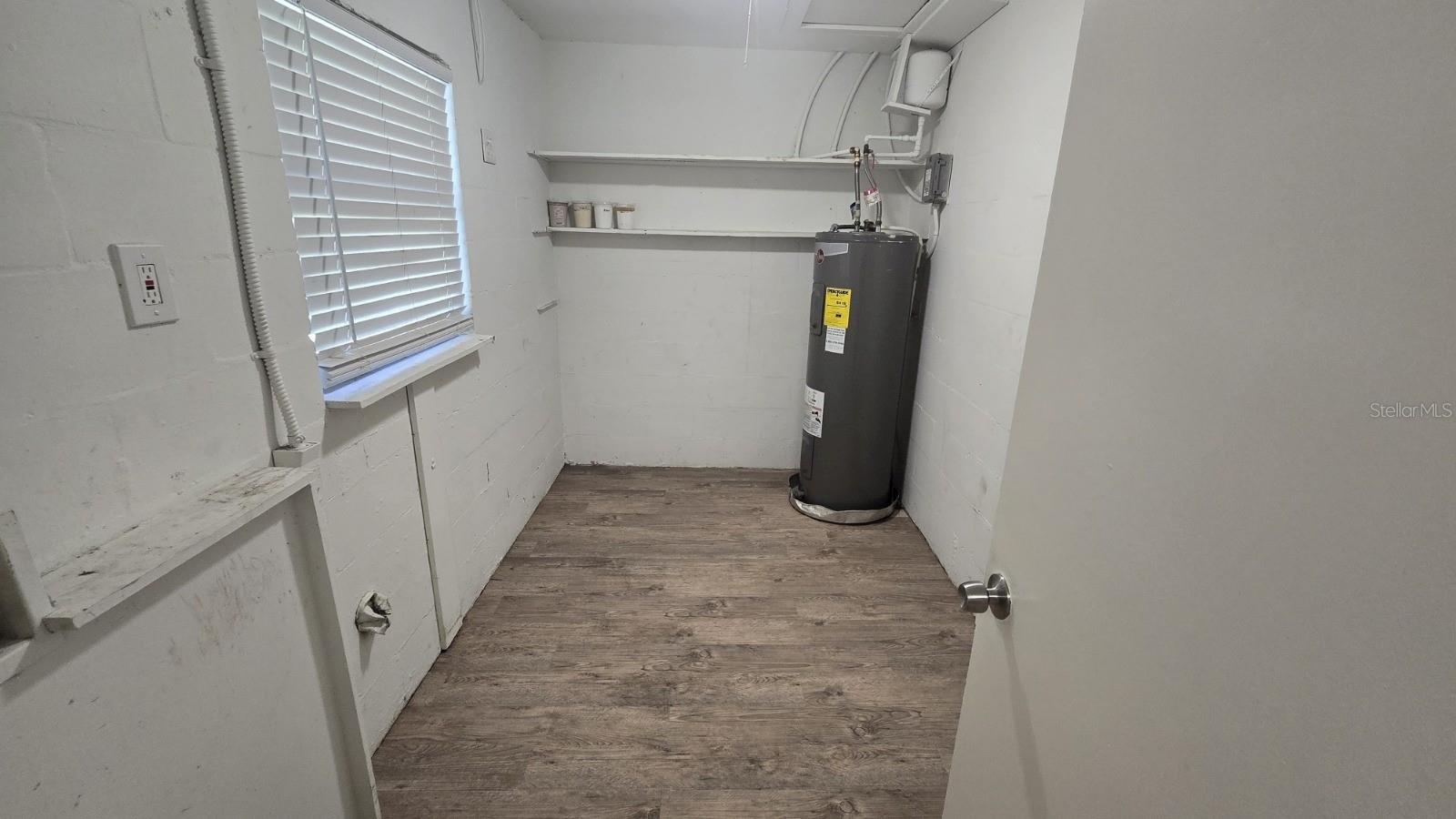 Image 11 of 12 For 4412 Seybold Avenue