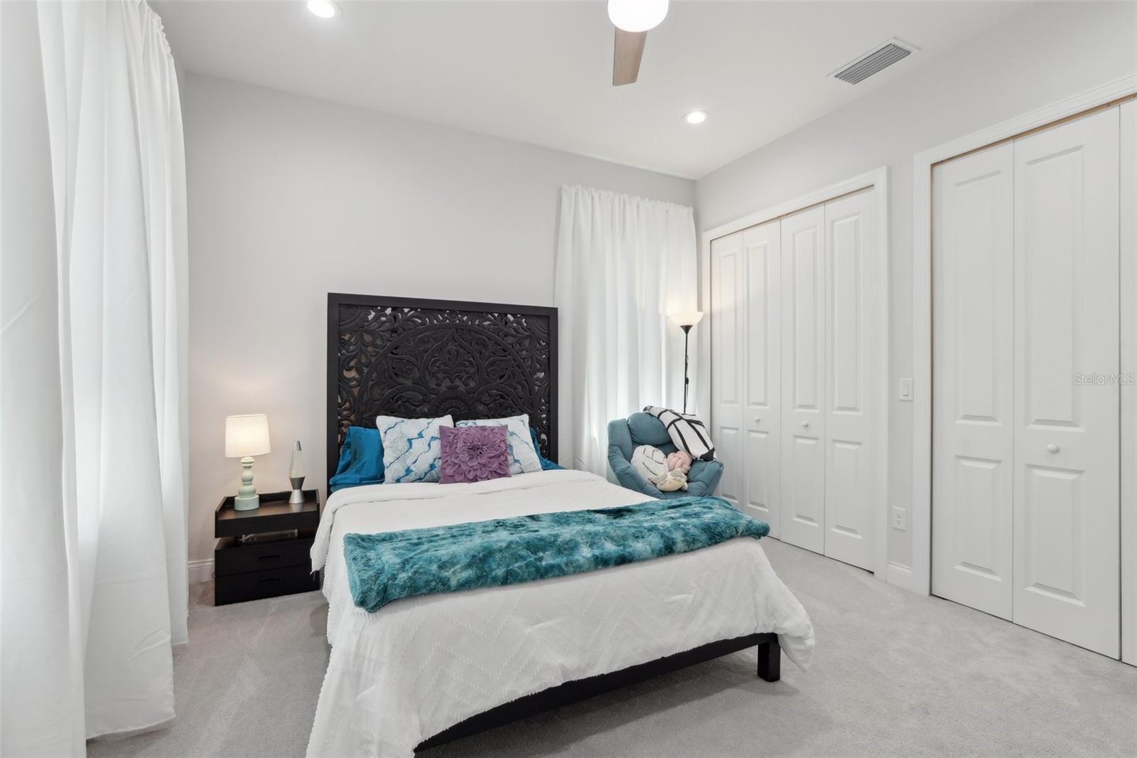 Image 32 of 79 For 714 Lois Avenue