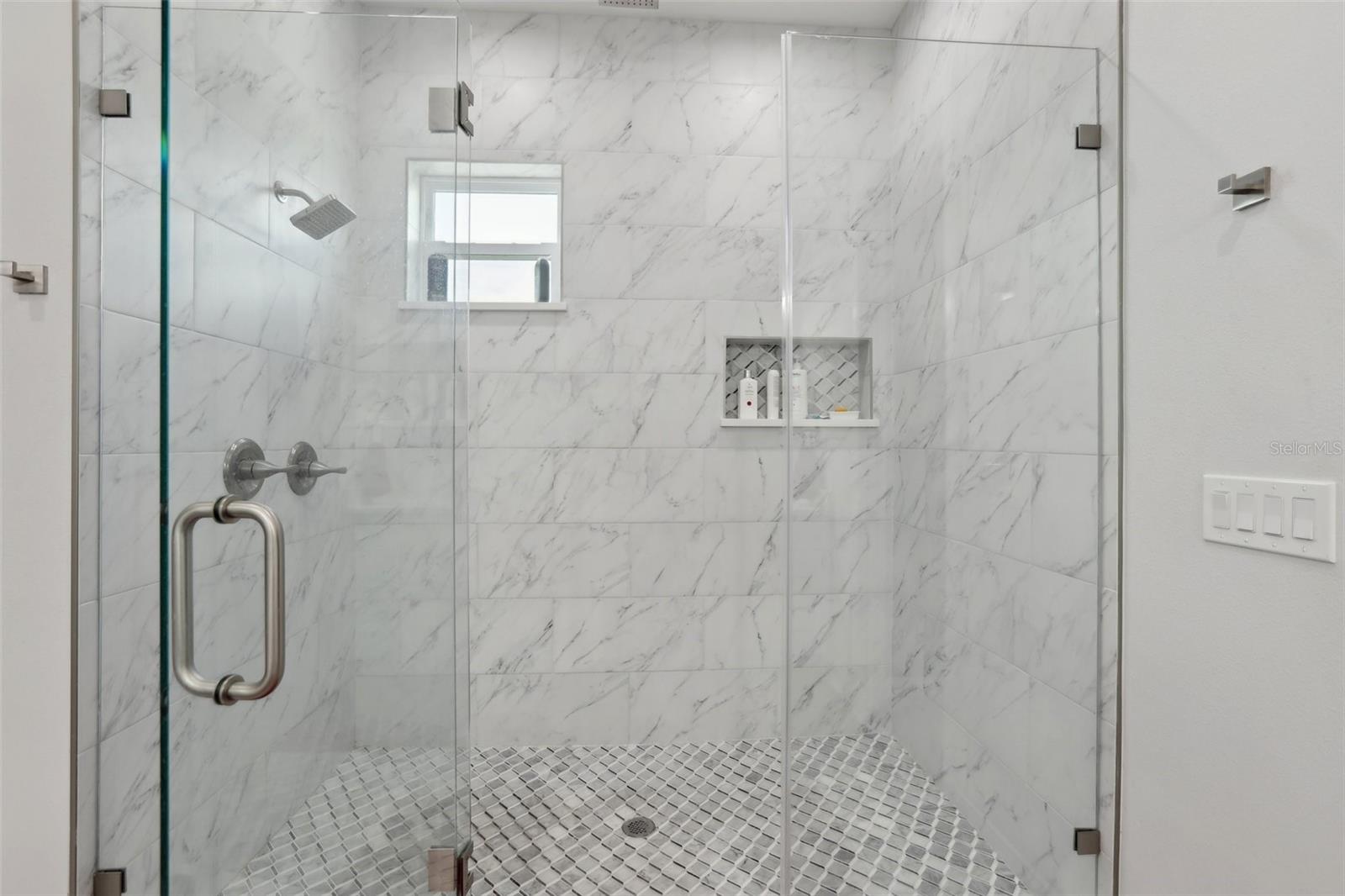 Image 43 of 79 For 714 Lois Avenue