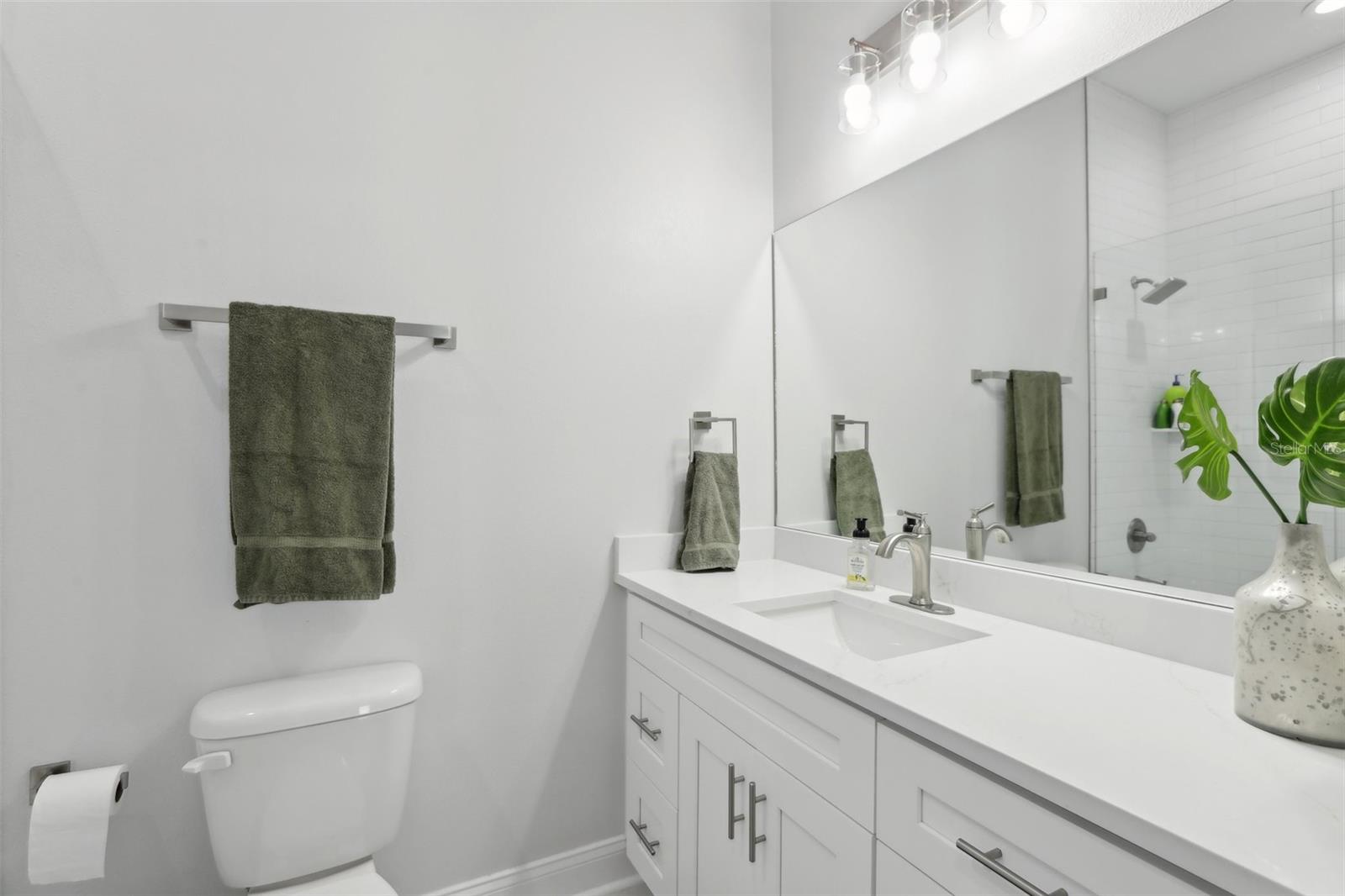 Image 45 of 79 For 714 Lois Avenue