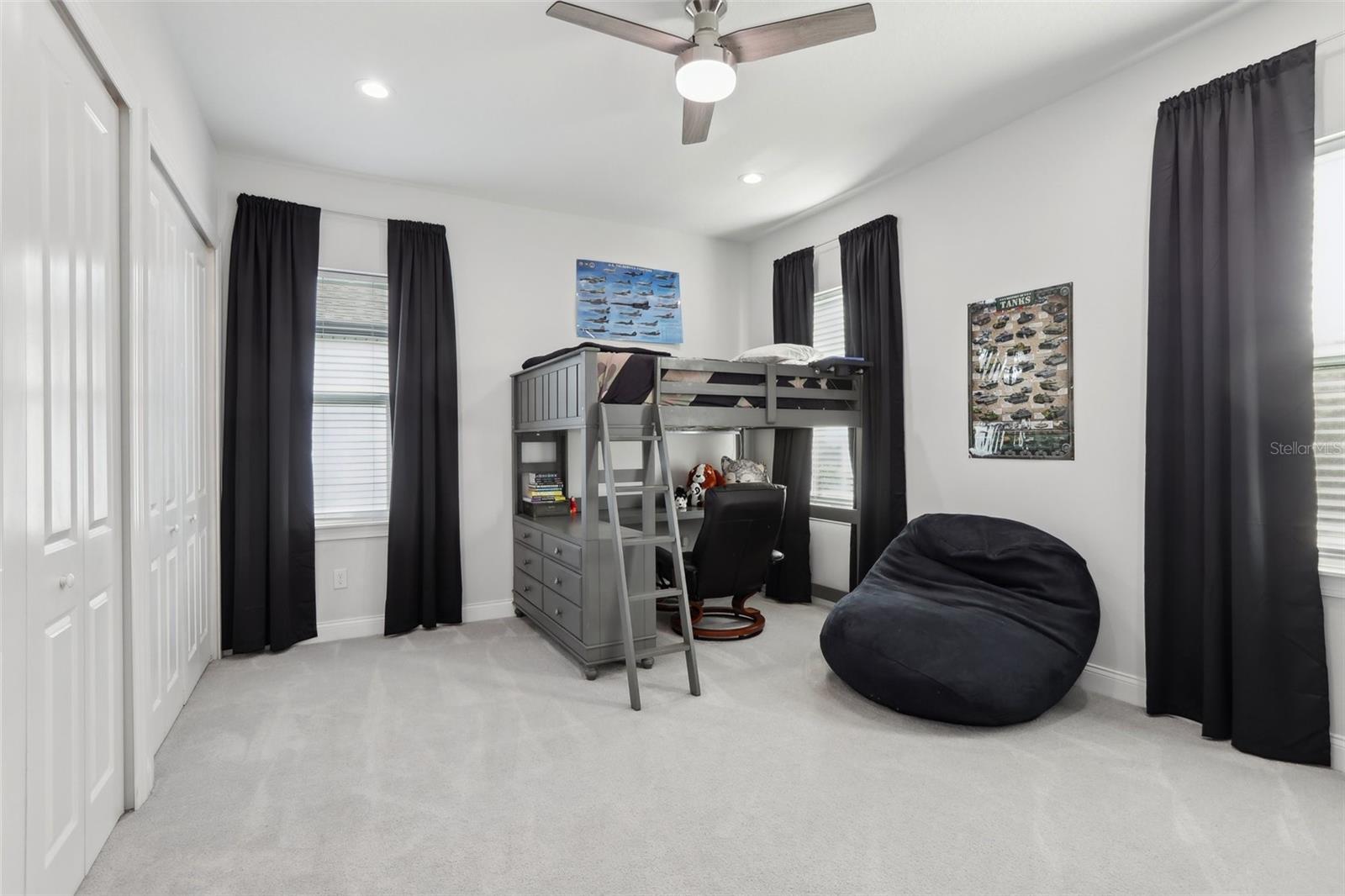 Image 46 of 79 For 714 Lois Avenue