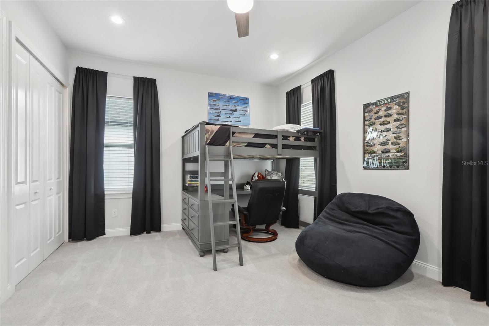 Image 48 of 79 For 714 Lois Avenue