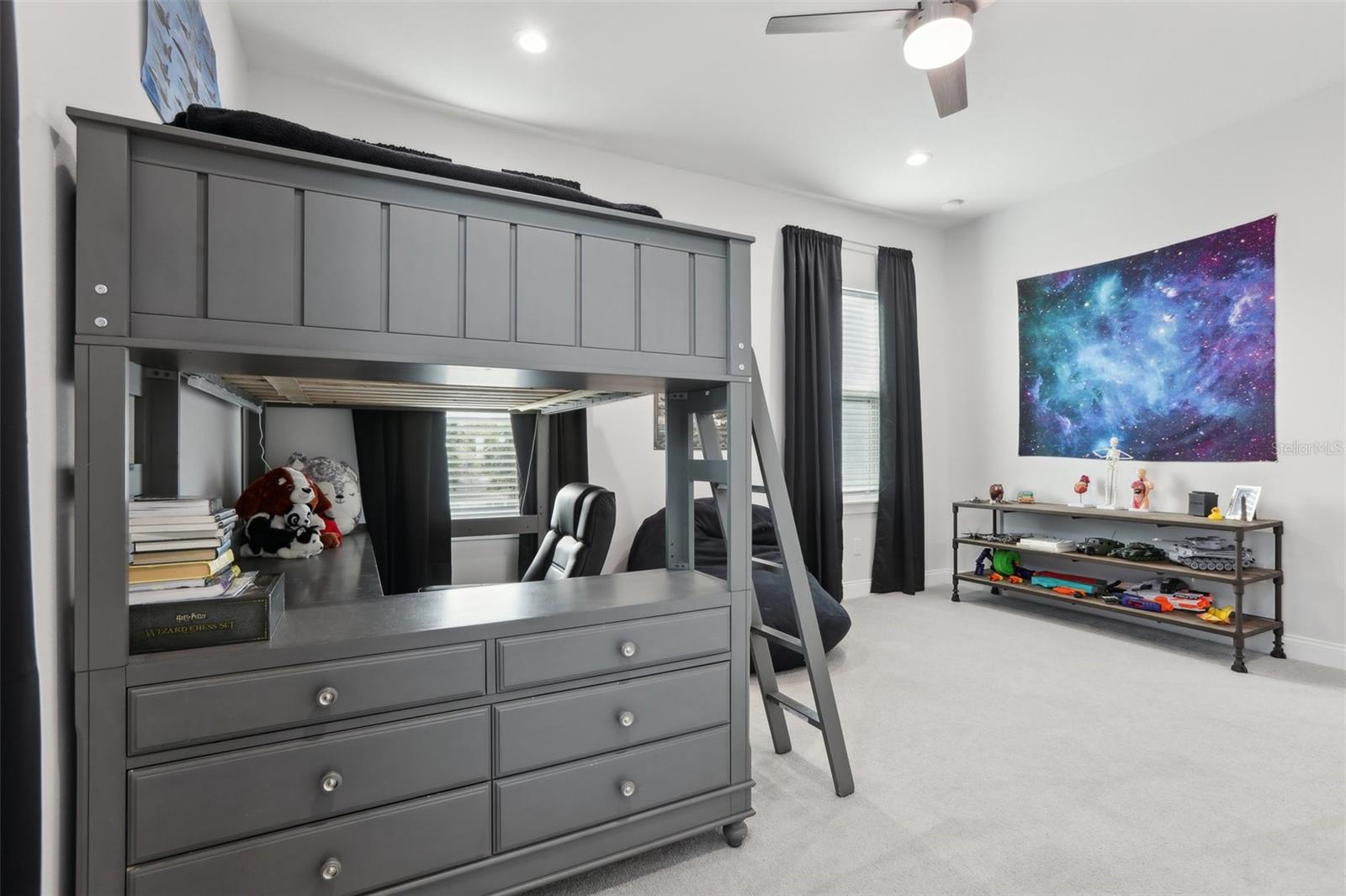 Image 49 of 79 For 714 Lois Avenue