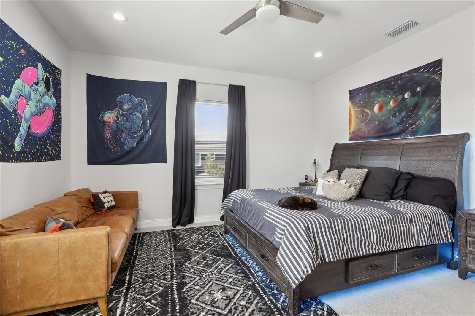 Image 52 of 79 For 714 Lois Avenue