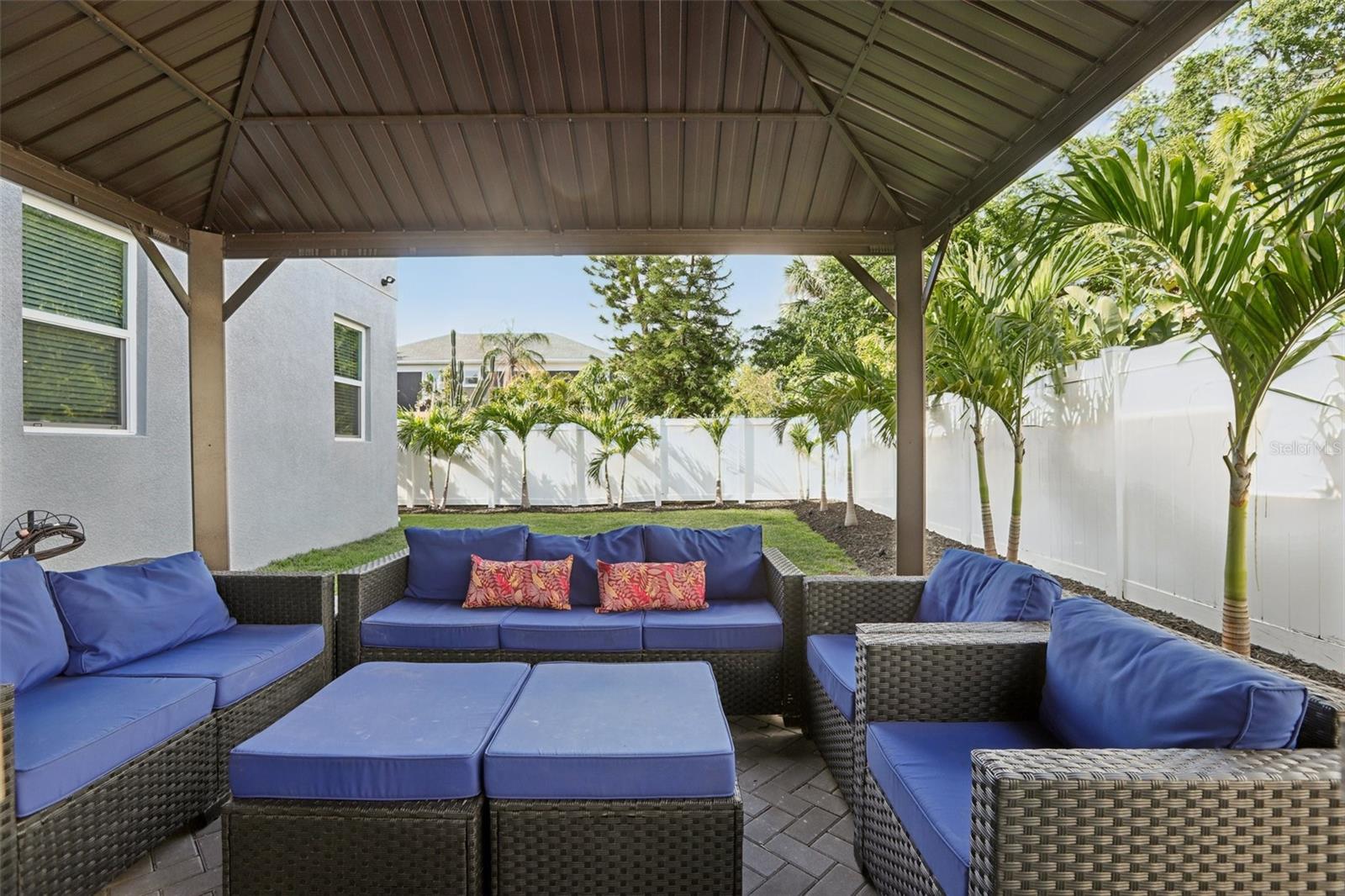 Image 62 of 79 For 714 Lois Avenue