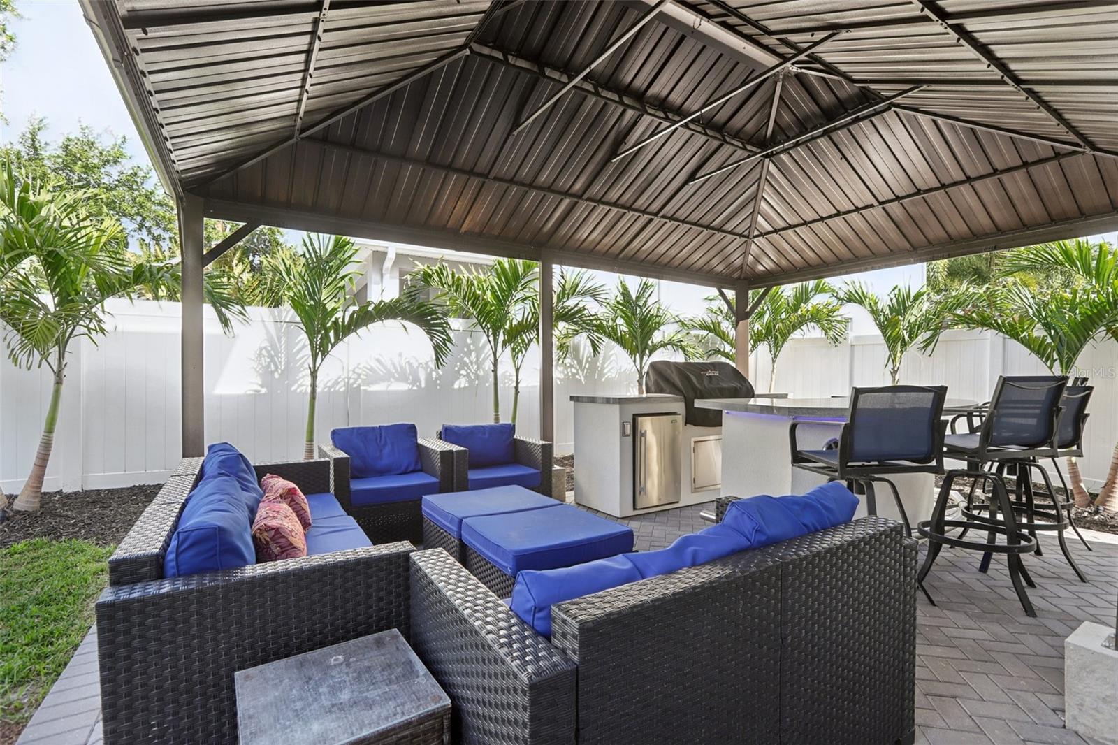 Image 65 of 79 For 714 Lois Avenue