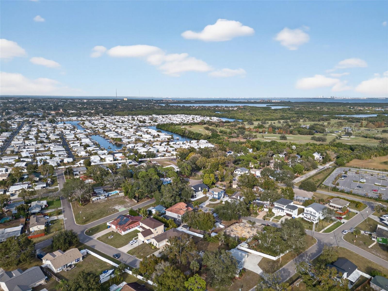 Listing photo id 25 for 6311 Hobson Street Ne