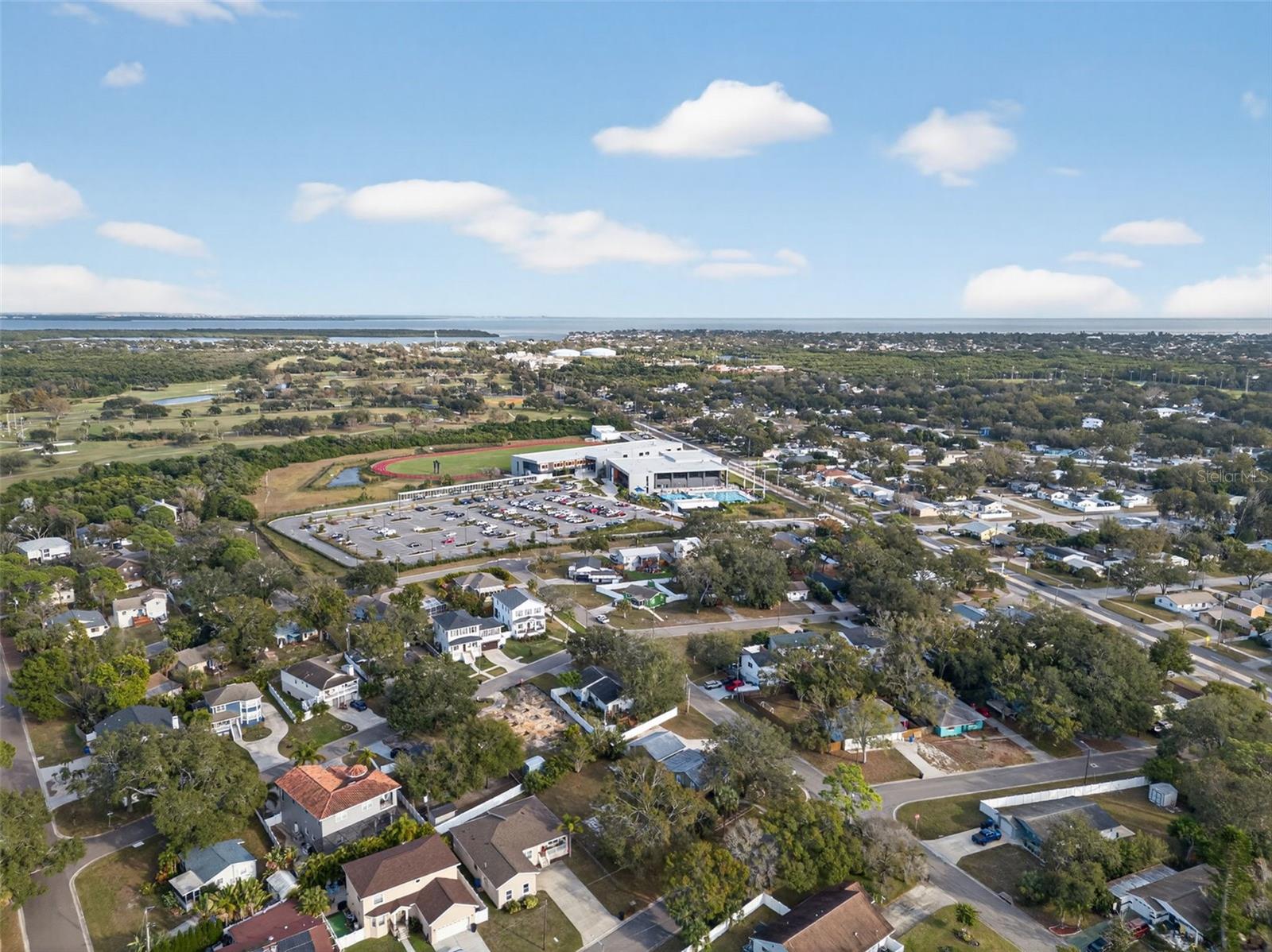 Listing photo id 27 for 6311 Hobson Street Ne