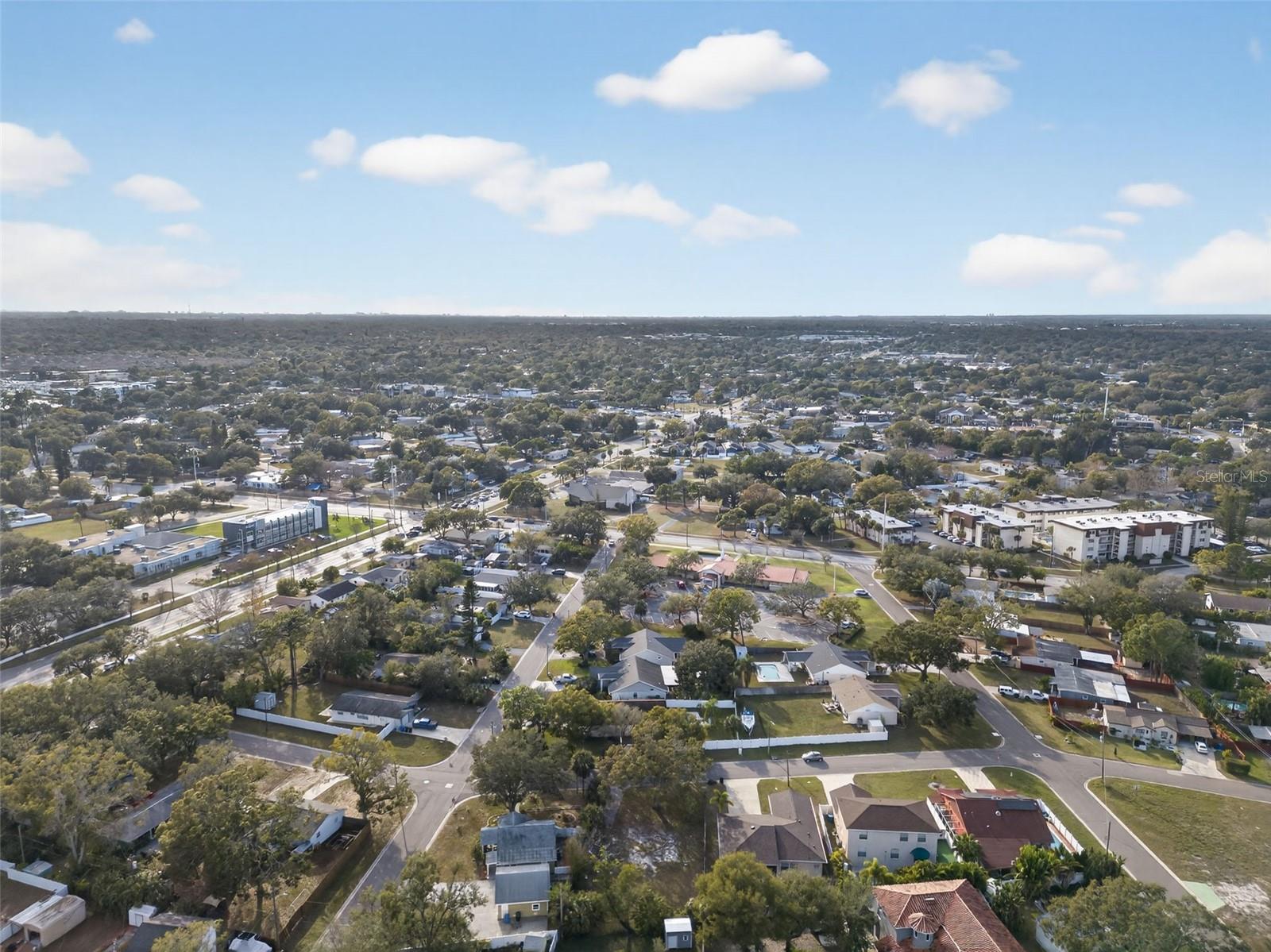 Listing photo id 30 for 6311 Hobson Street Ne