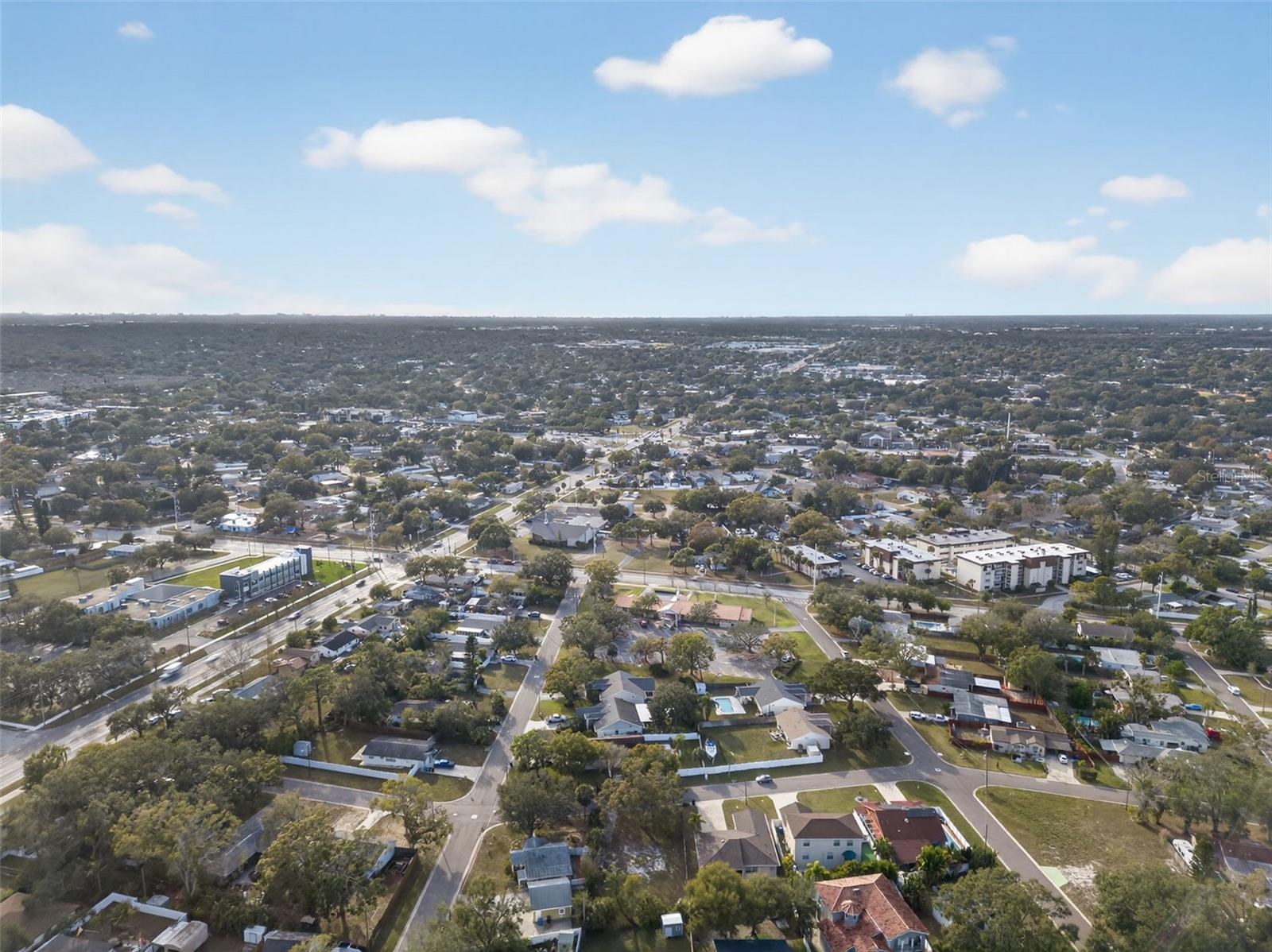 Listing photo id 35 for 6311 Hobson Street Ne