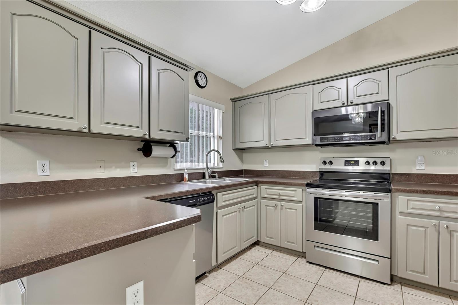 Image 11 of 40 For 103 Daisy Lane