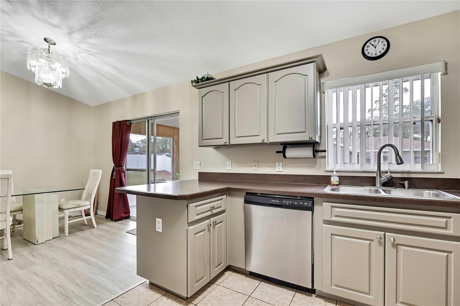 Image 13 of 40 For 103 Daisy Lane