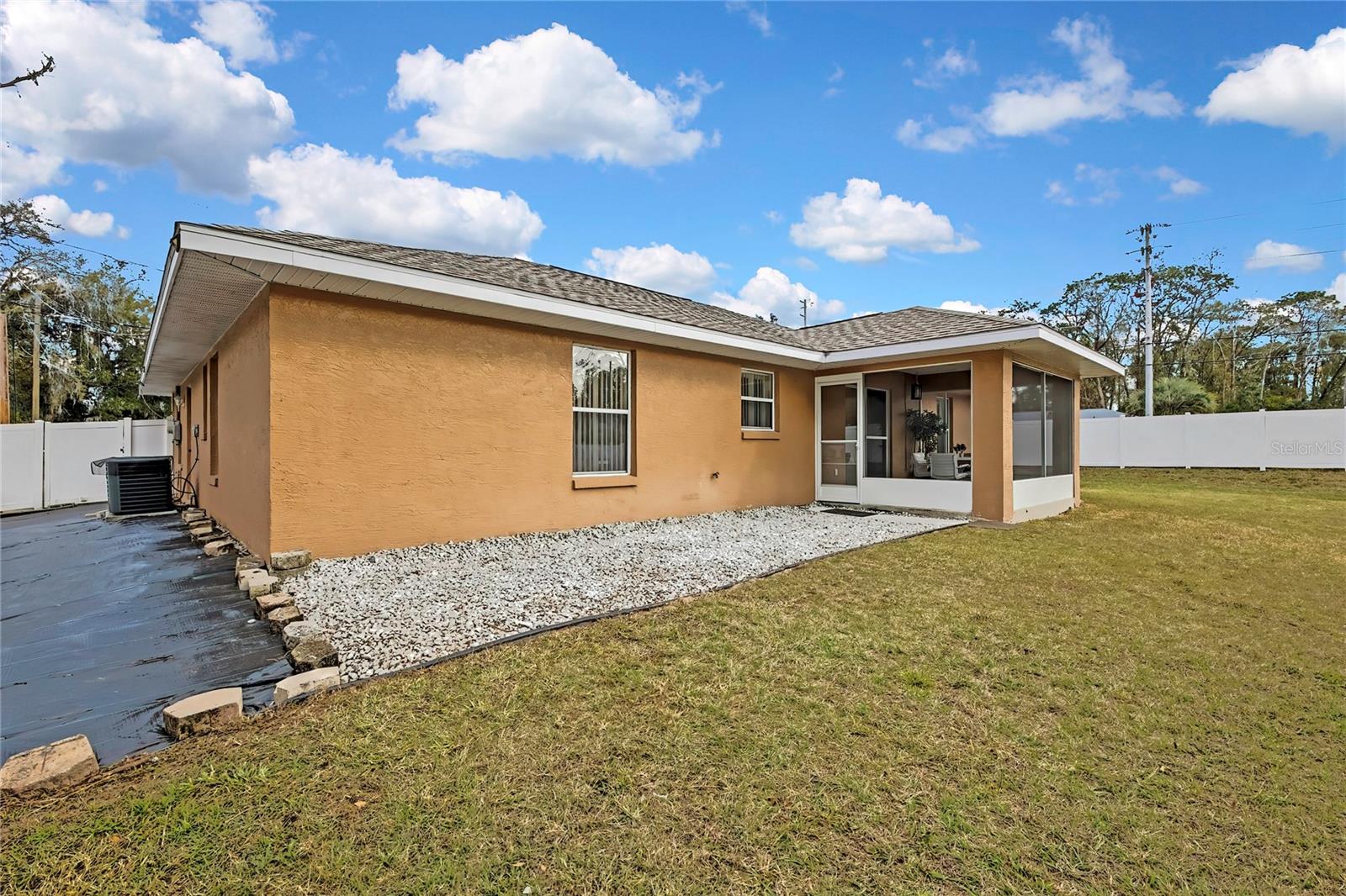 Image 27 of 40 For 103 Daisy Lane