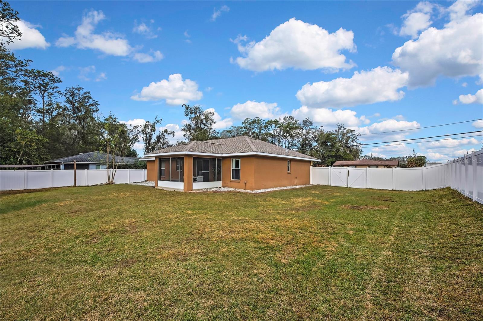 Image 32 of 40 For 103 Daisy Lane