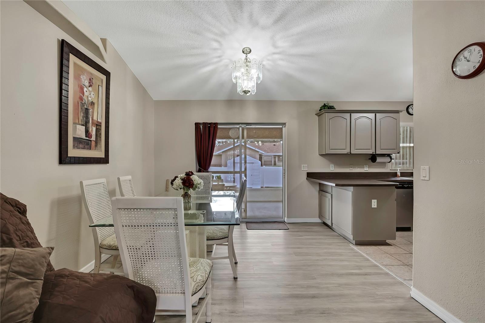 Image 8 of 40 For 103 Daisy Lane