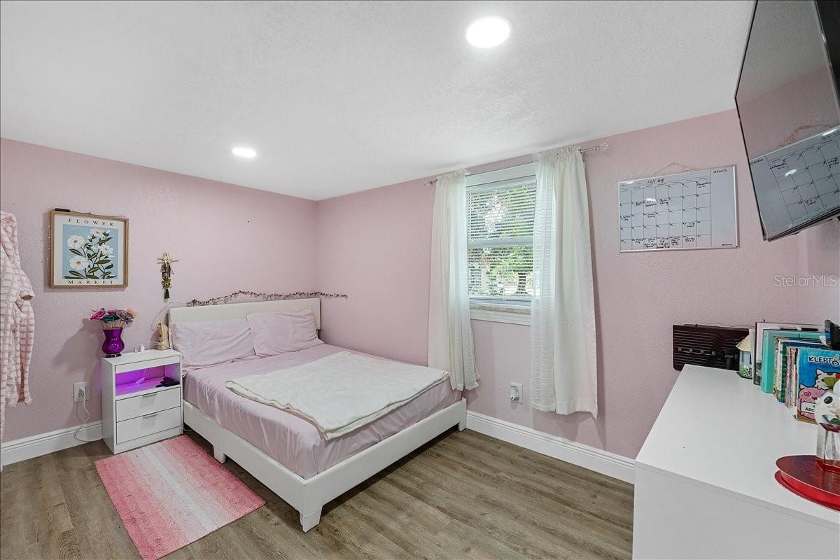 Image 18 of 33 For 306 Avenue A Wahneta E