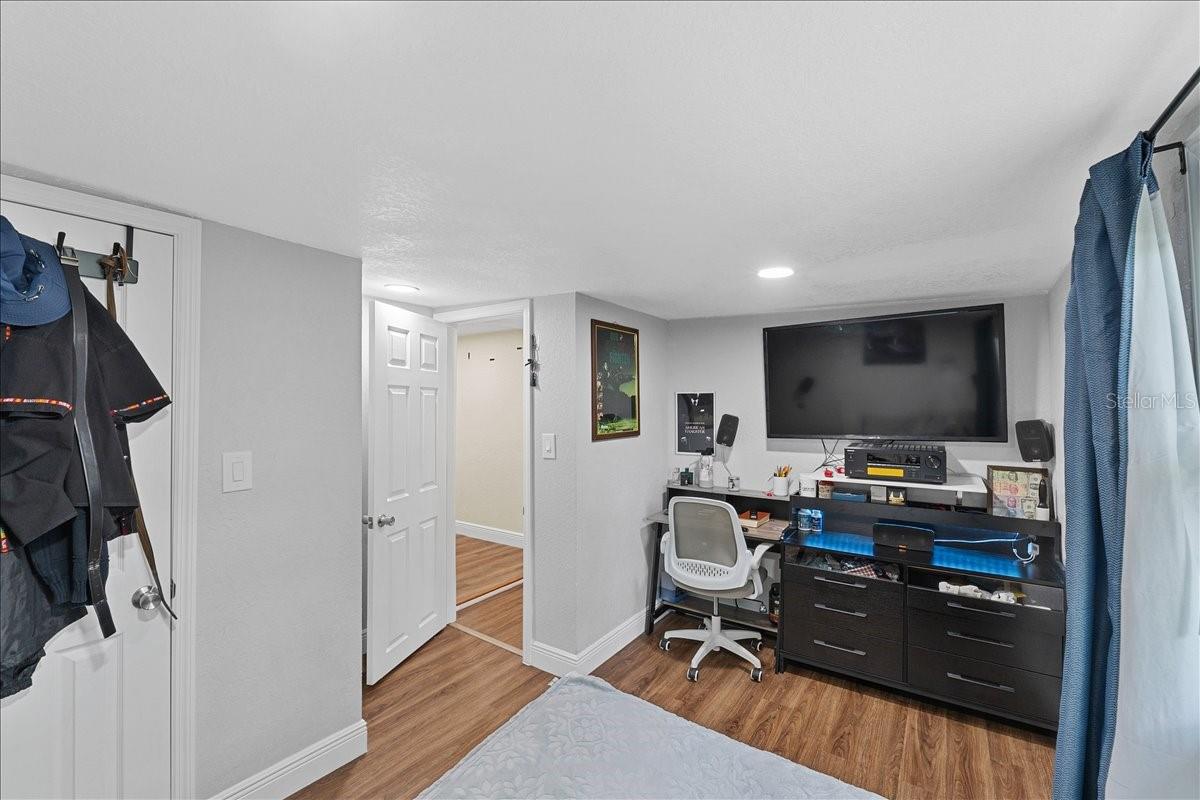 Image 23 of 33 For 306 Avenue A Wahneta E