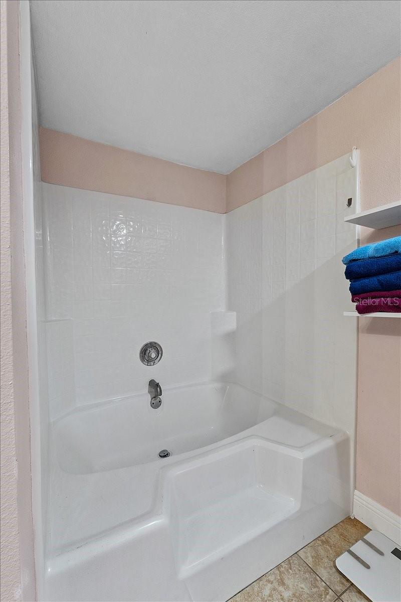 Image 26 of 33 For 306 Avenue A Wahneta E