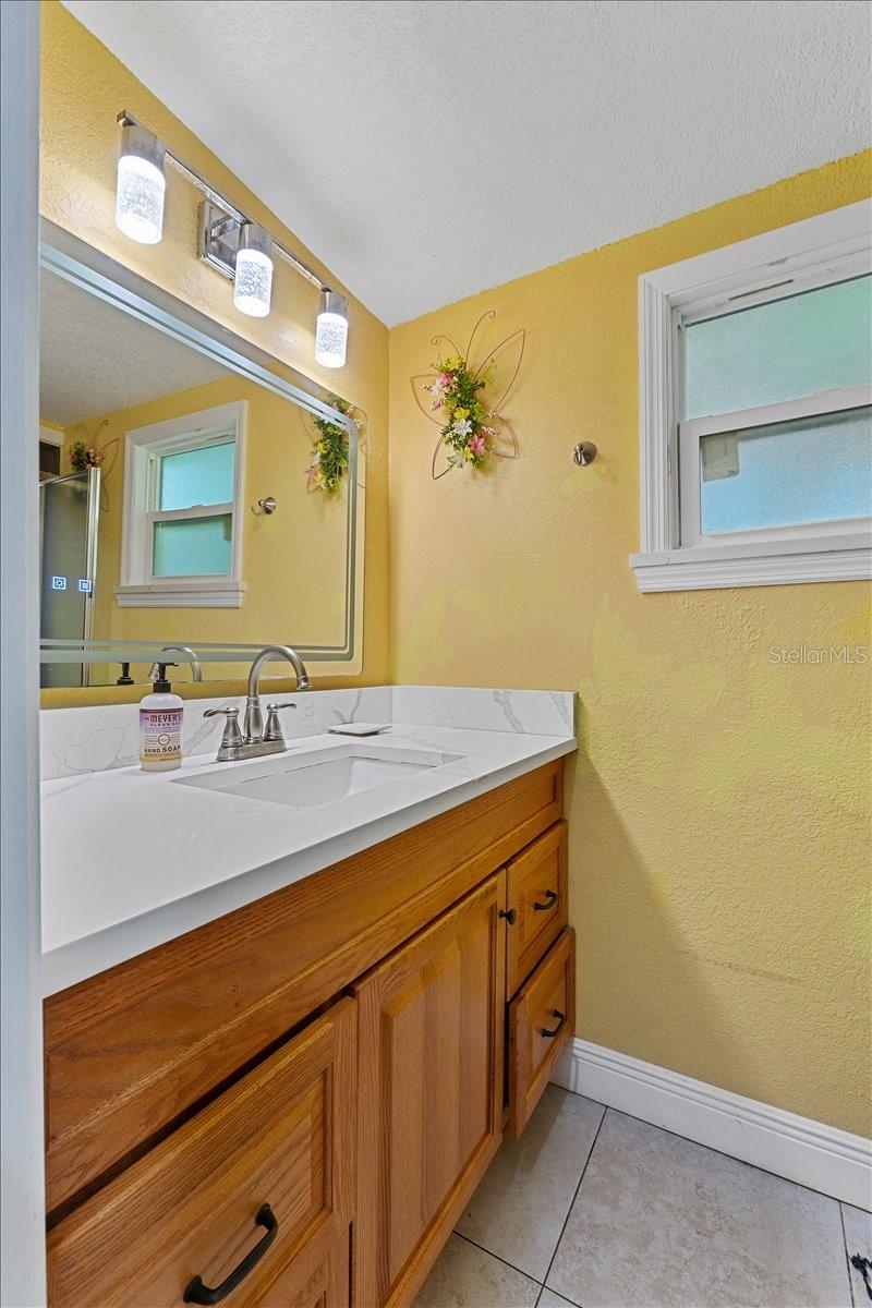 Image 27 of 33 For 306 Avenue A Wahneta E