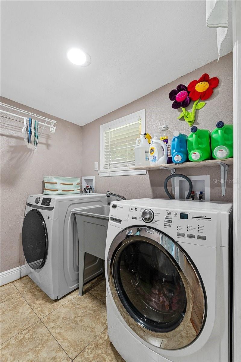 Image 29 of 33 For 306 Avenue A Wahneta E