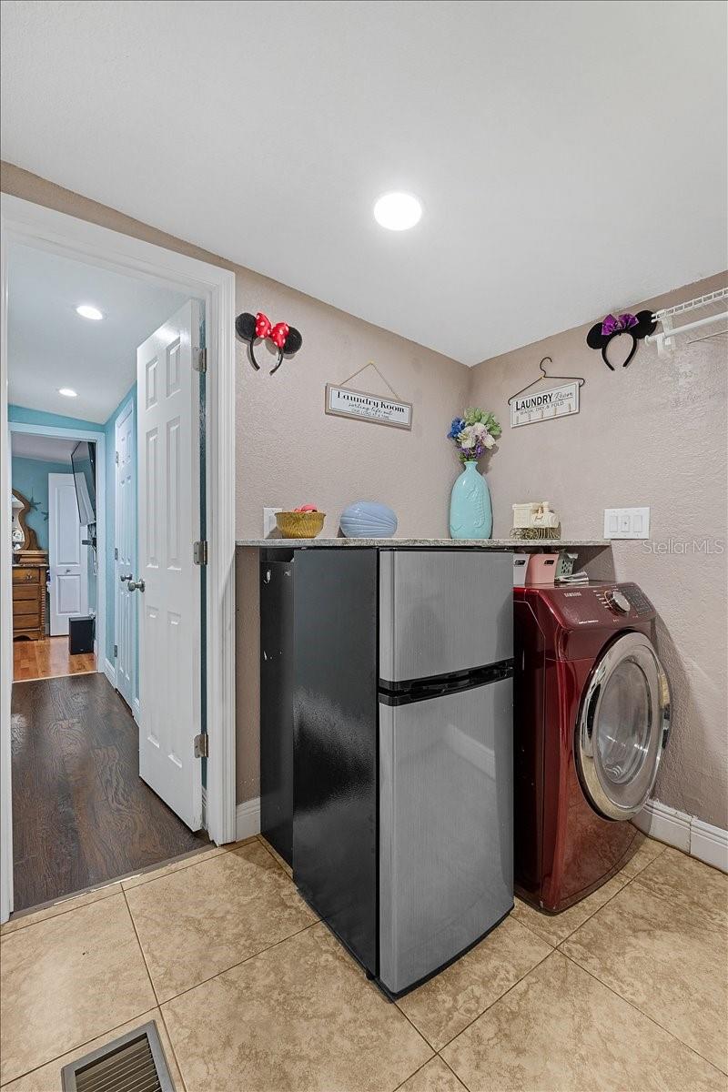 Image 30 of 33 For 306 Avenue A Wahneta E