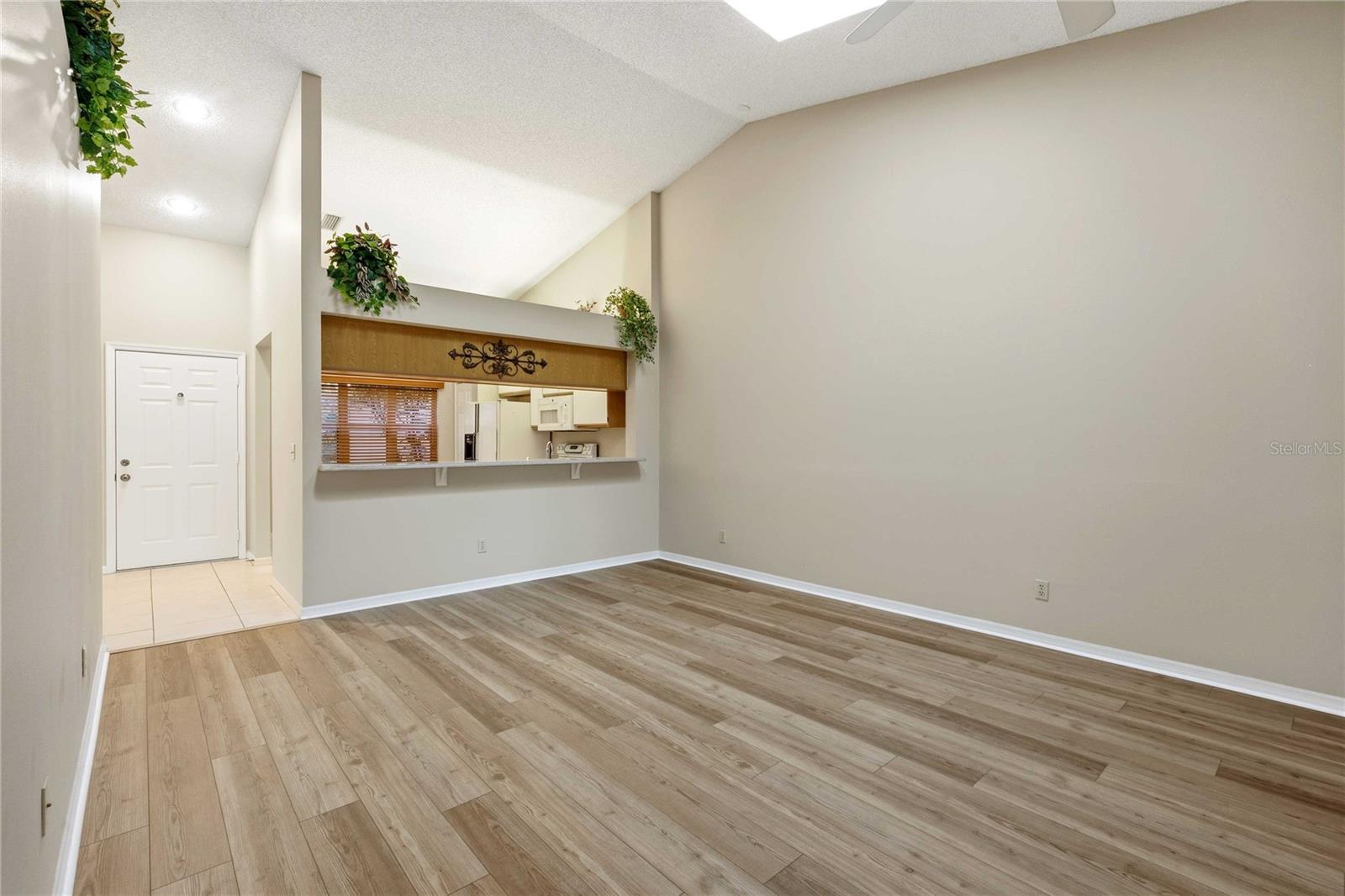 Image 10 of 32 For 5205 Lochmead Terrace