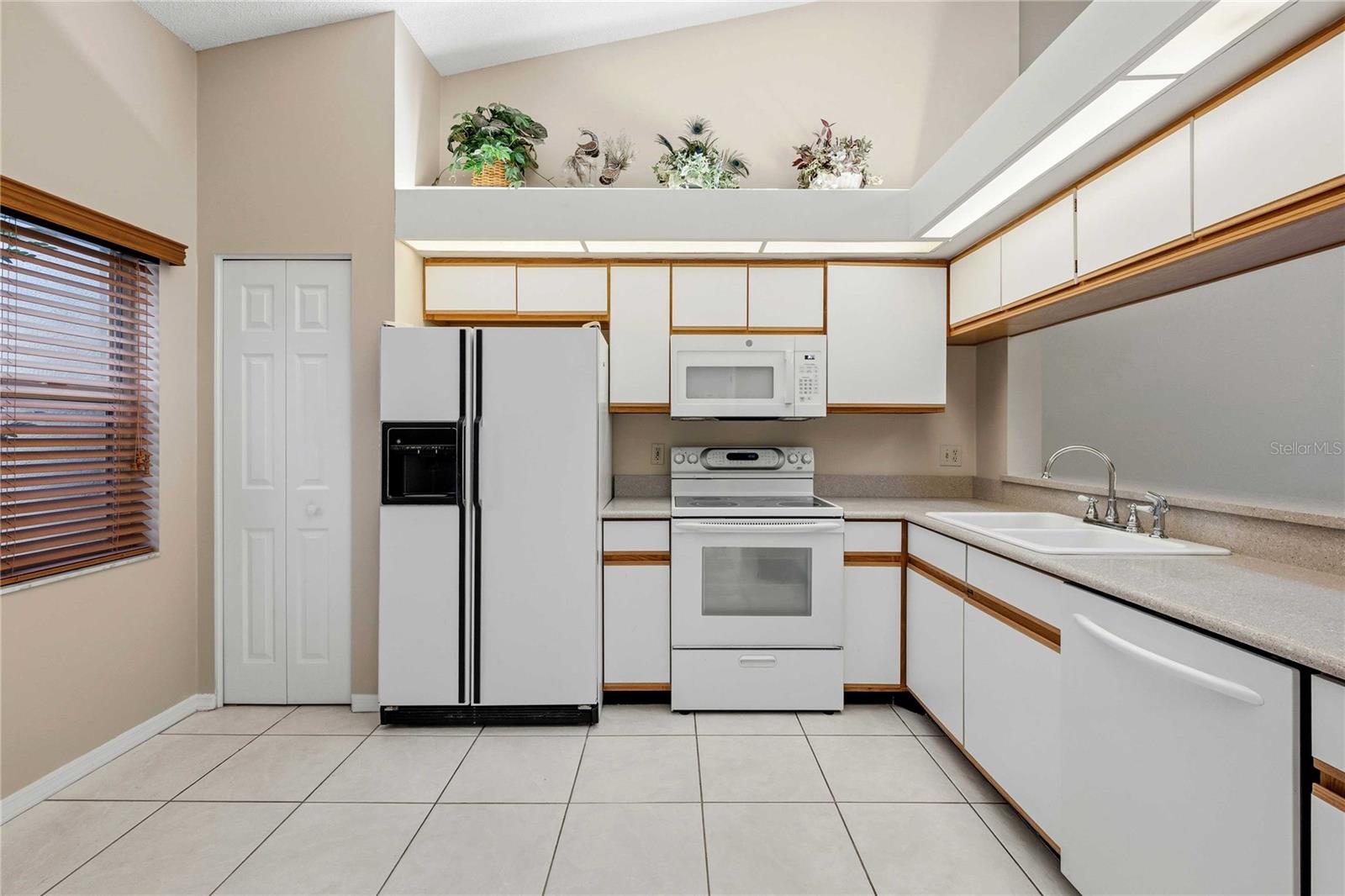 Image 6 of 32 For 5205 Lochmead Terrace