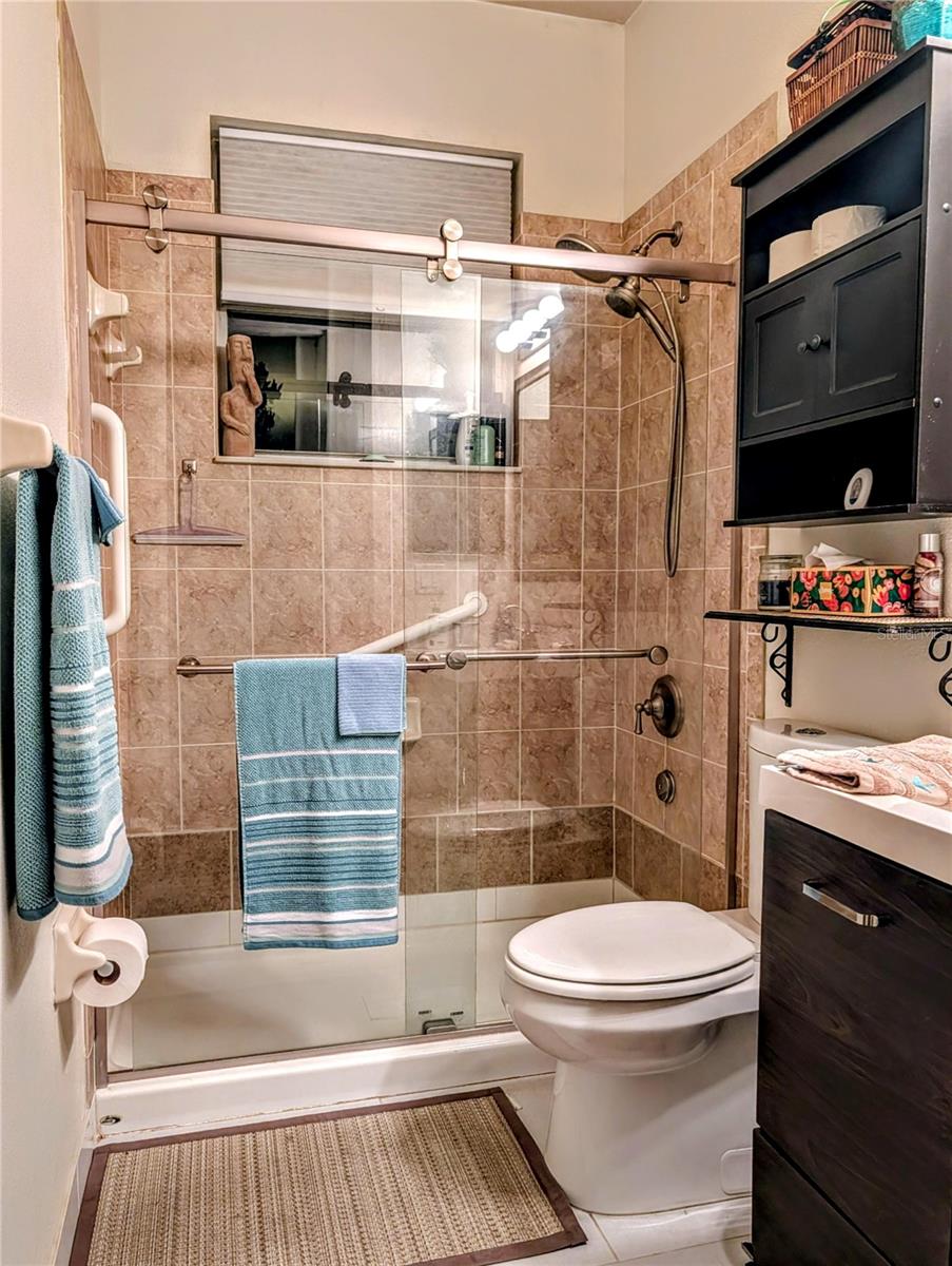 Image 17 of 62 For 3618 Buffett Street