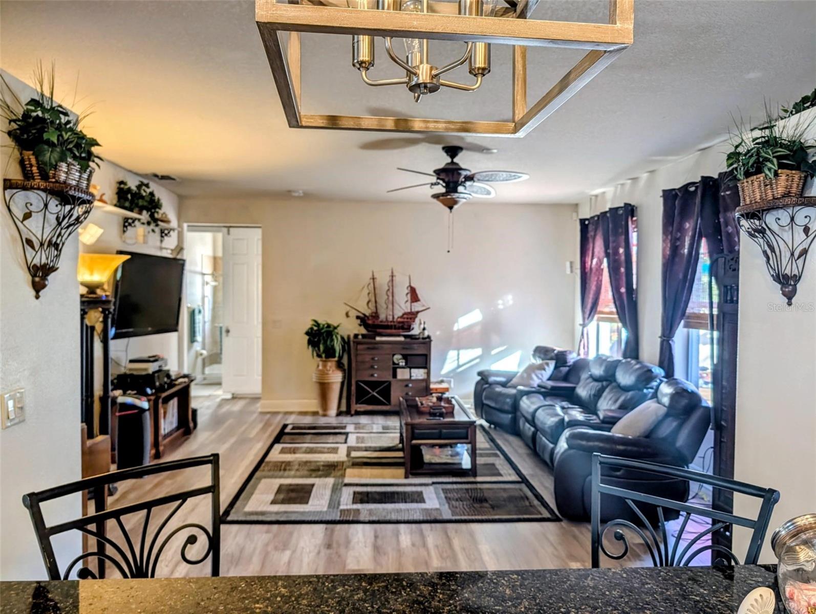 Image 9 of 62 For 3618 Buffett Street