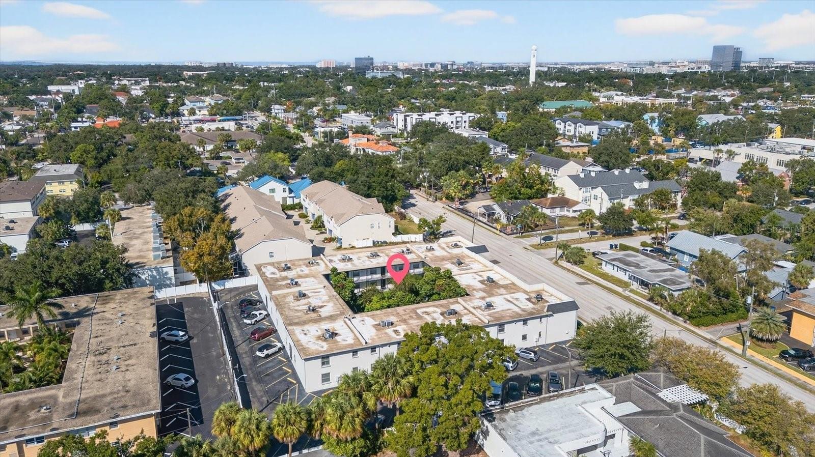 Image 22 of 27 For 2808 Azeele Street 205