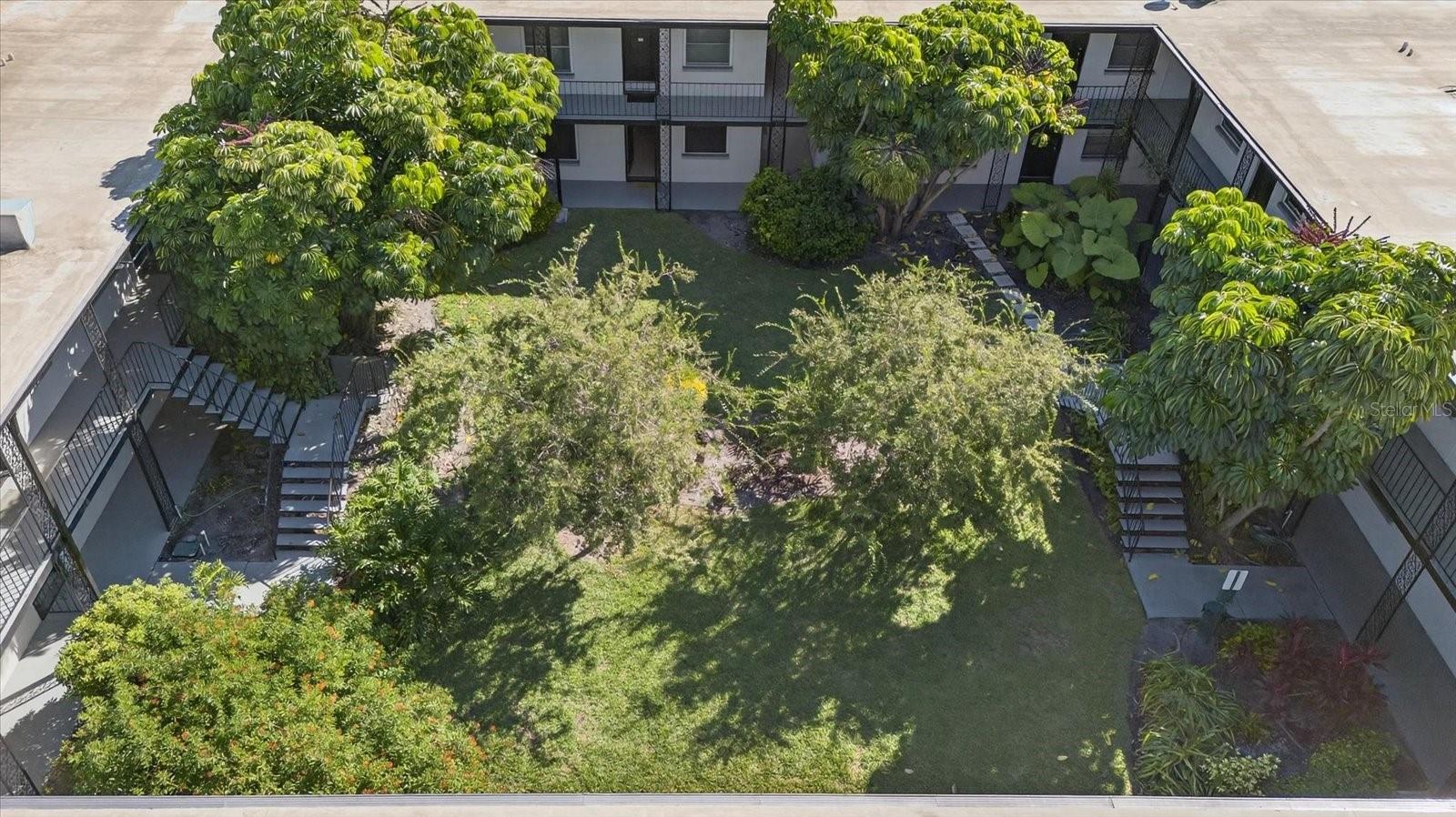 Image 23 of 27 For 2808 Azeele Street 205