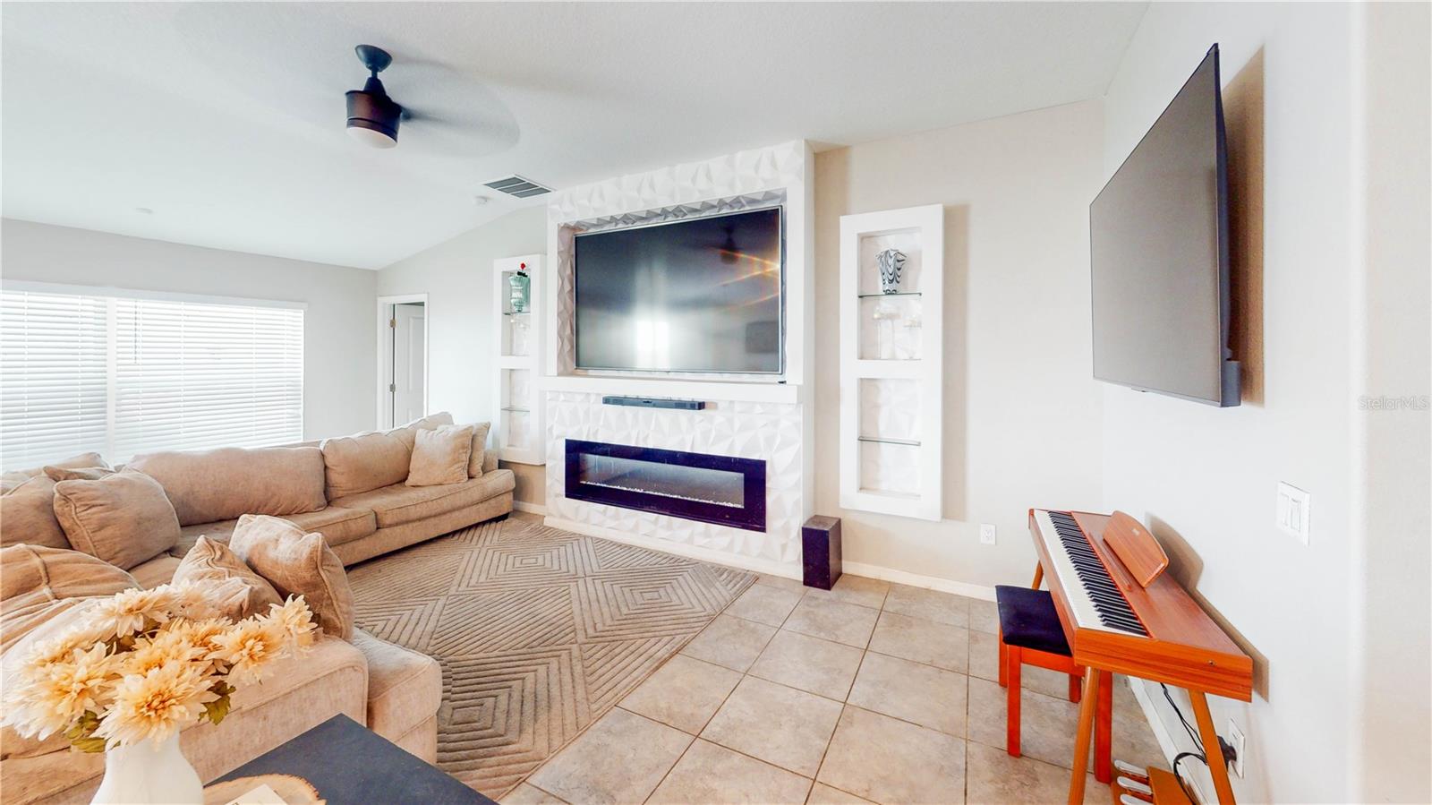 Listing photo id 1 for 14821 Scottburgh Glen Drive