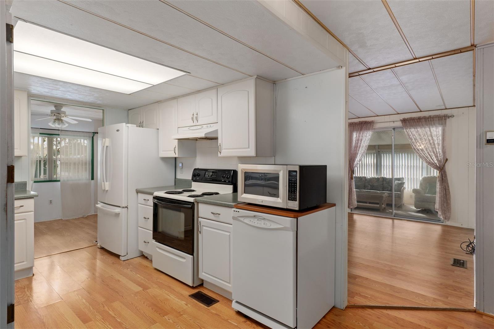 Image 14 of 37 For 8081 Fairlane Avenue