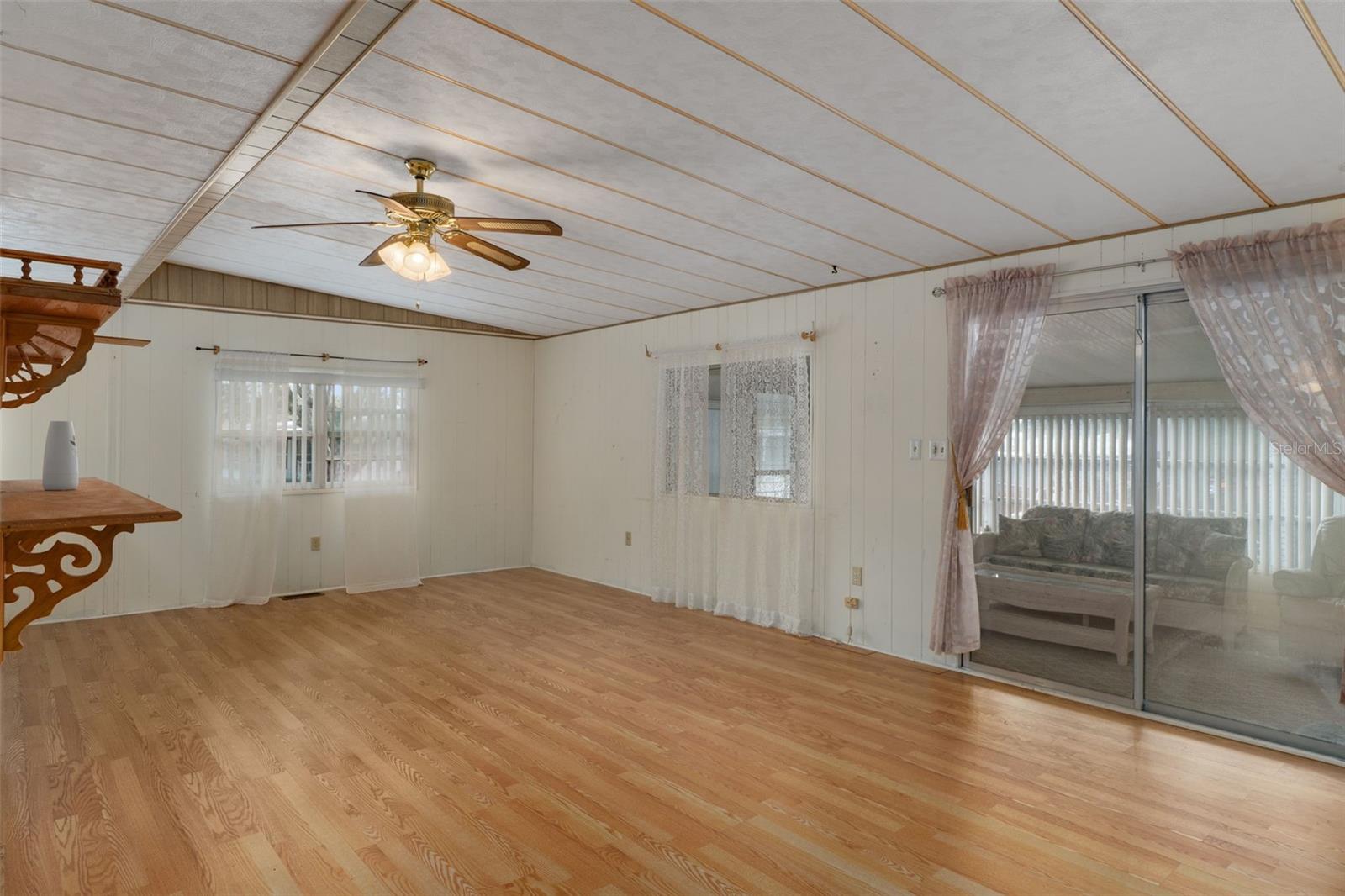 Image 8 of 37 For 8081 Fairlane Avenue